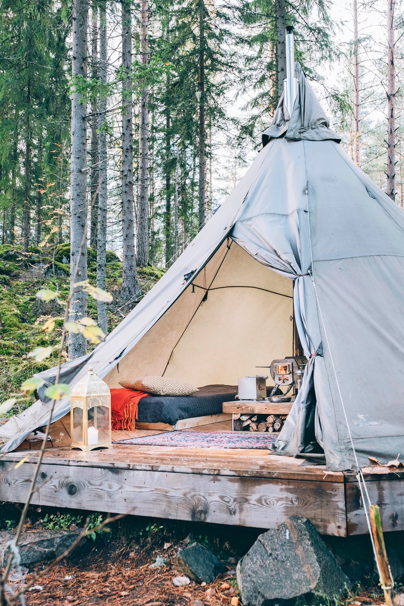 Camping hut