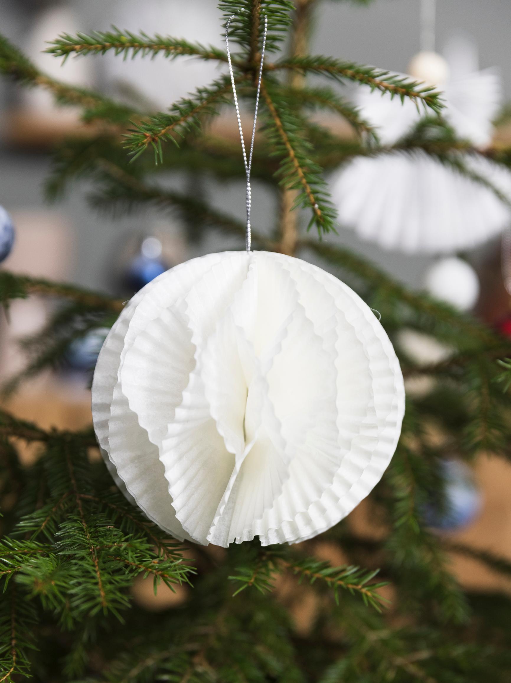 Finished cupcake liner ball