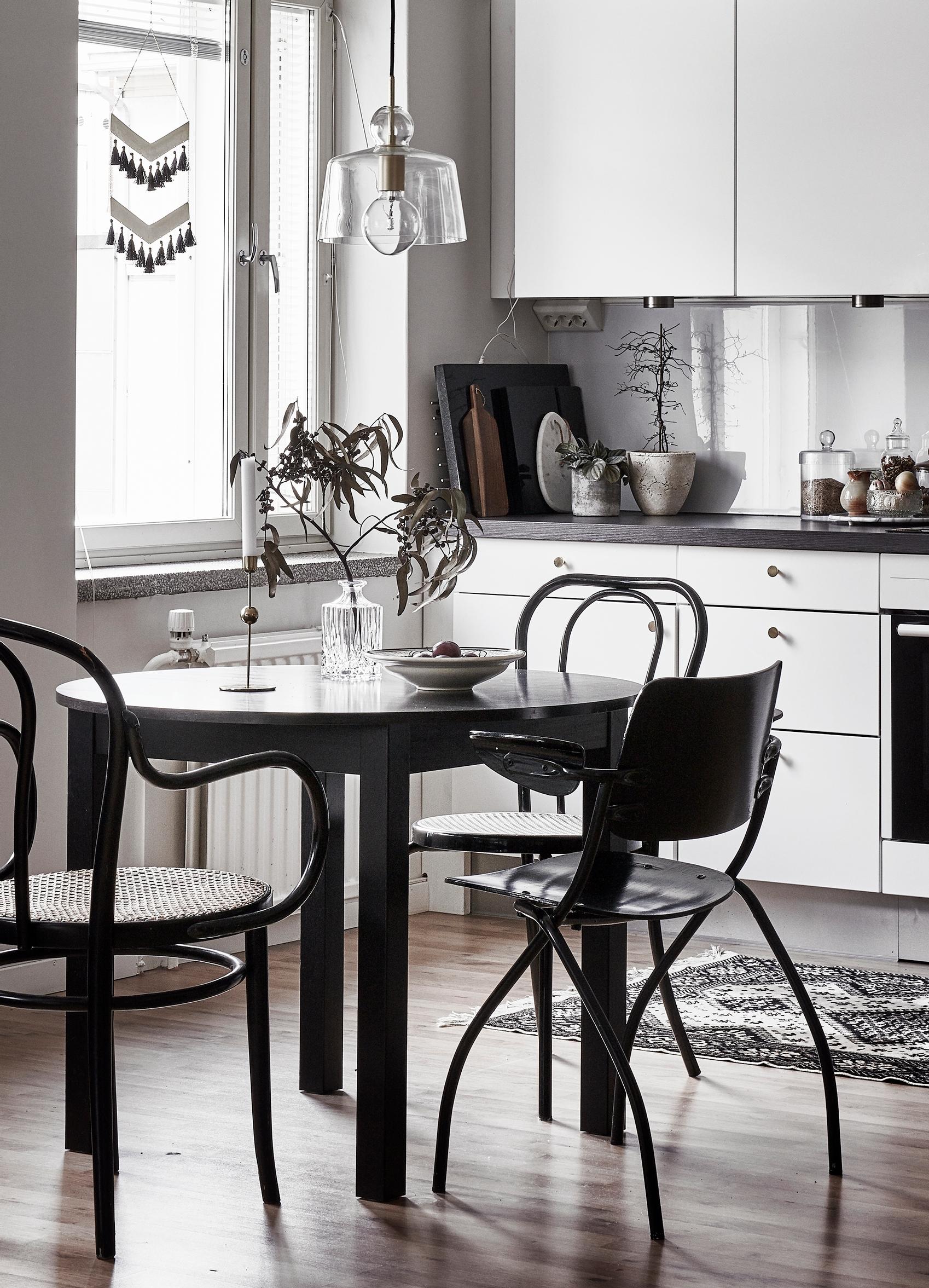 Ilmari Tapiovaara’s Nana chair