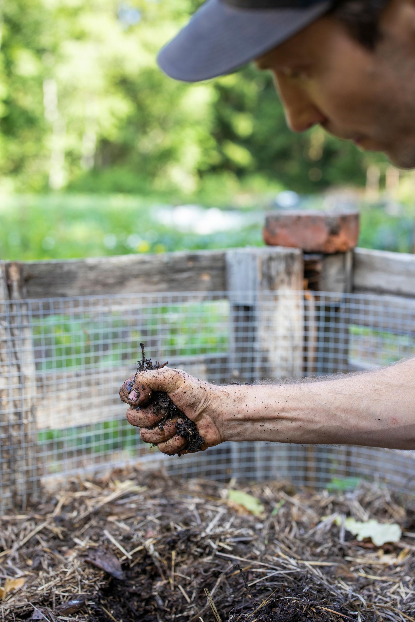 Compost squeeze test