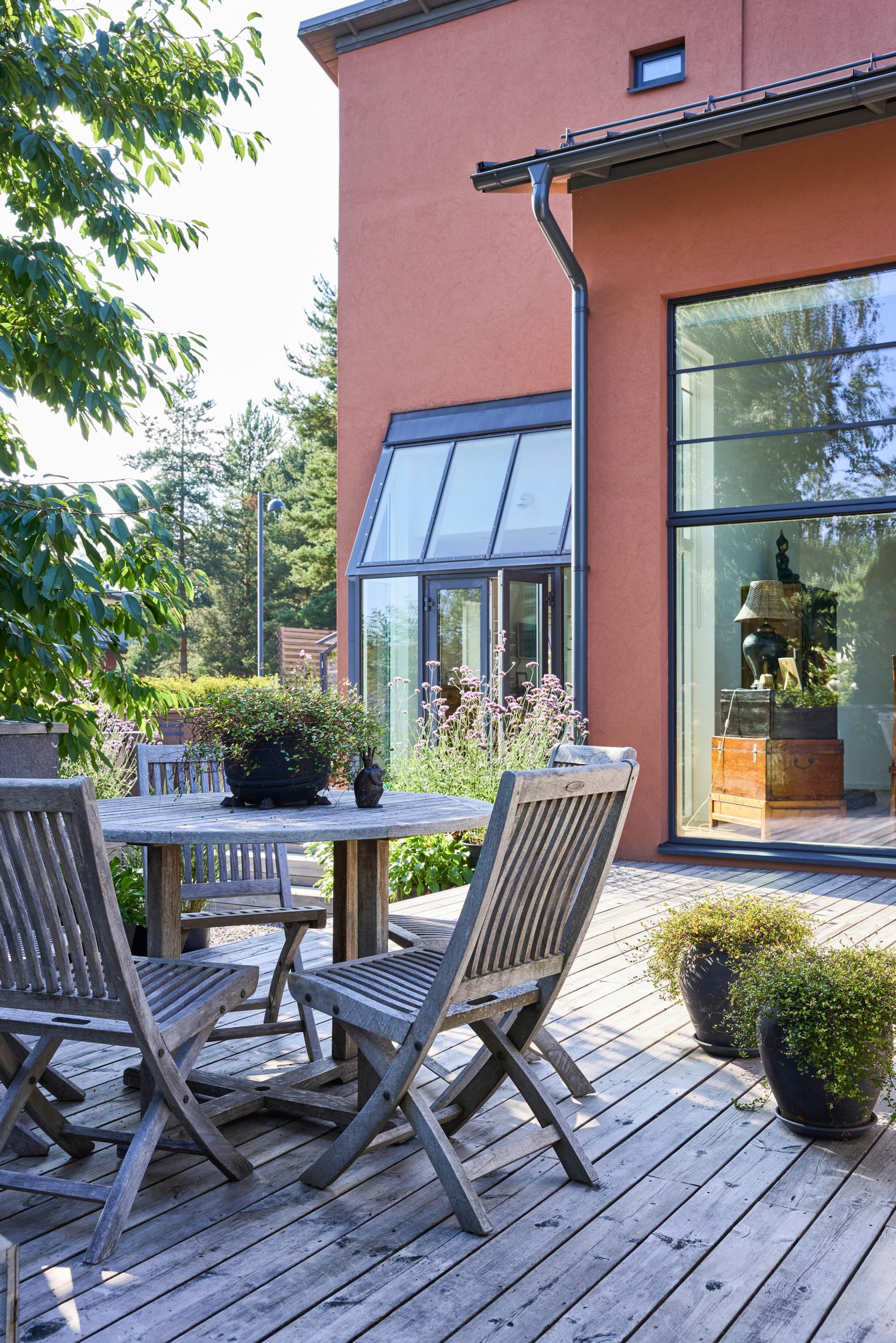 A table set on the terrace.
