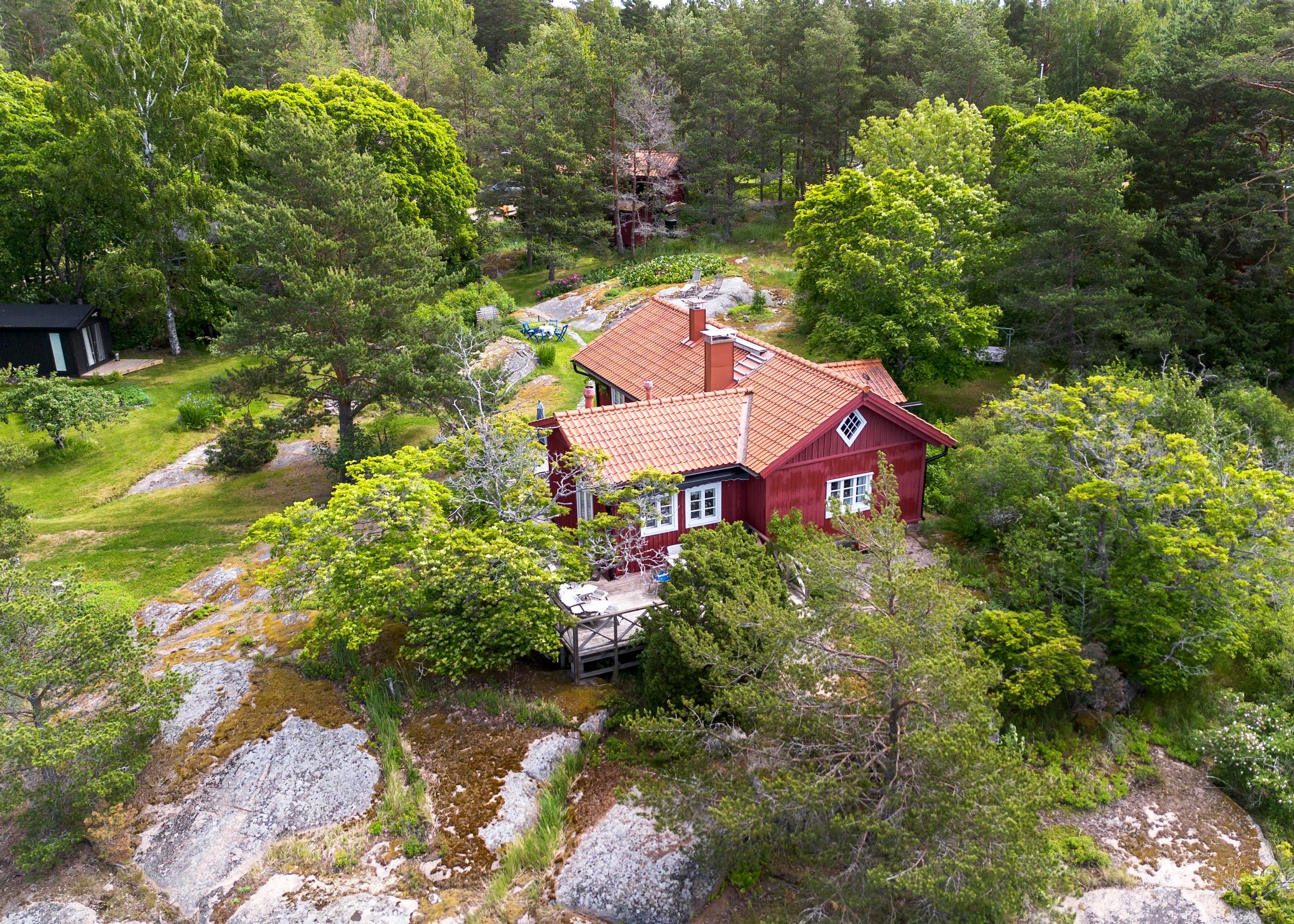 Red cottage in Kustavi