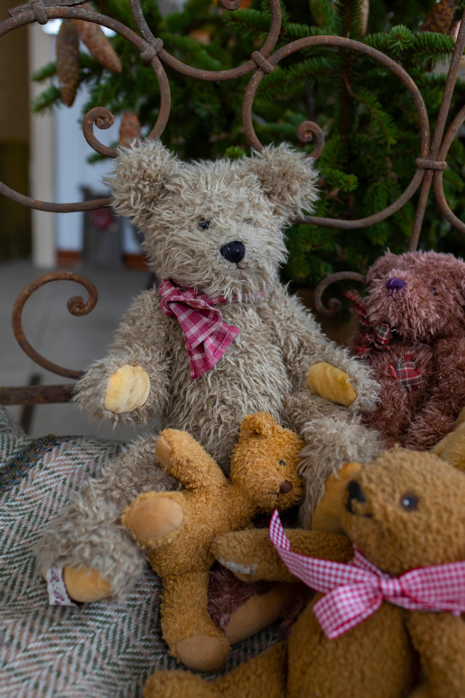 A pile of teddy bears