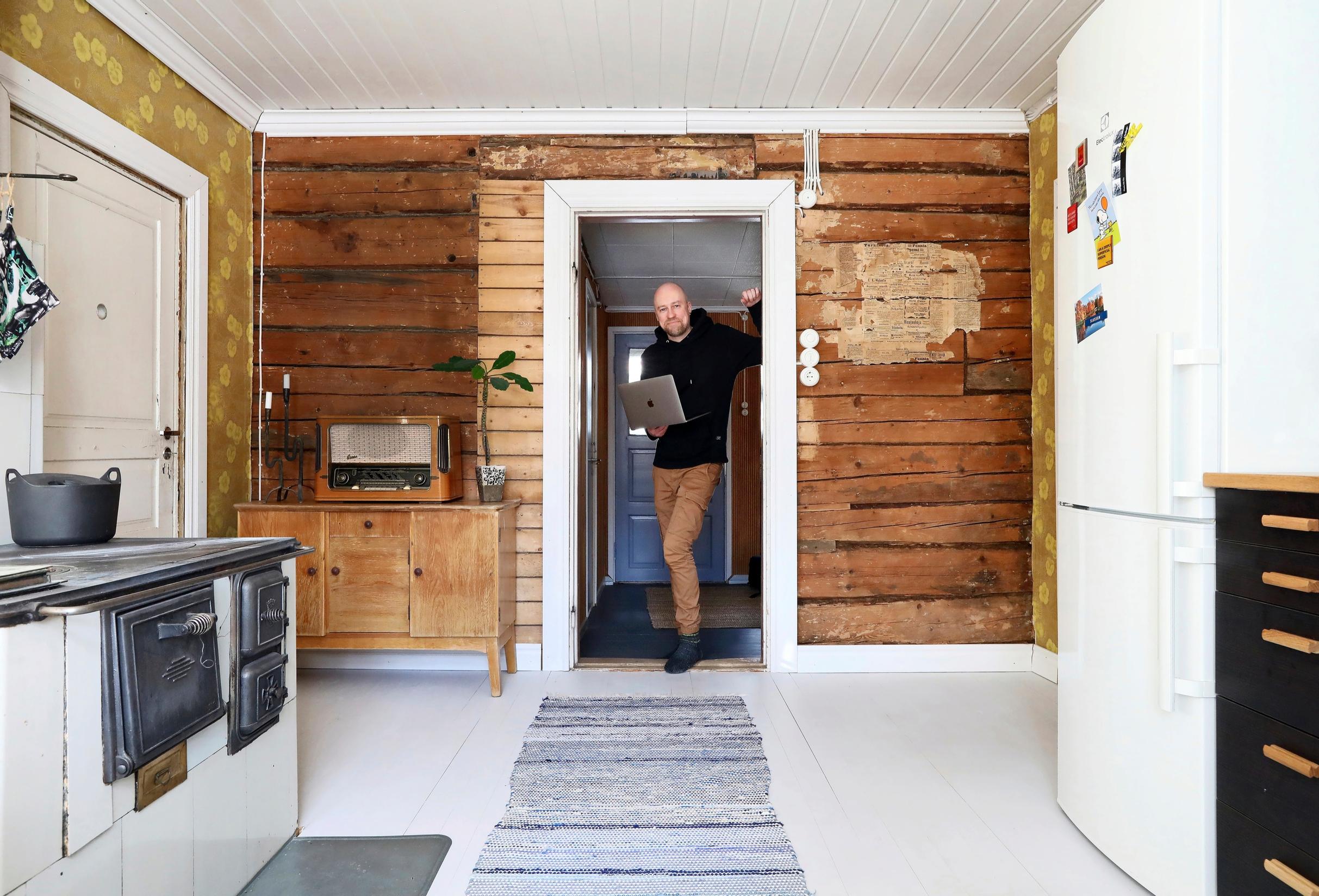 Sami Karjalainen at home
