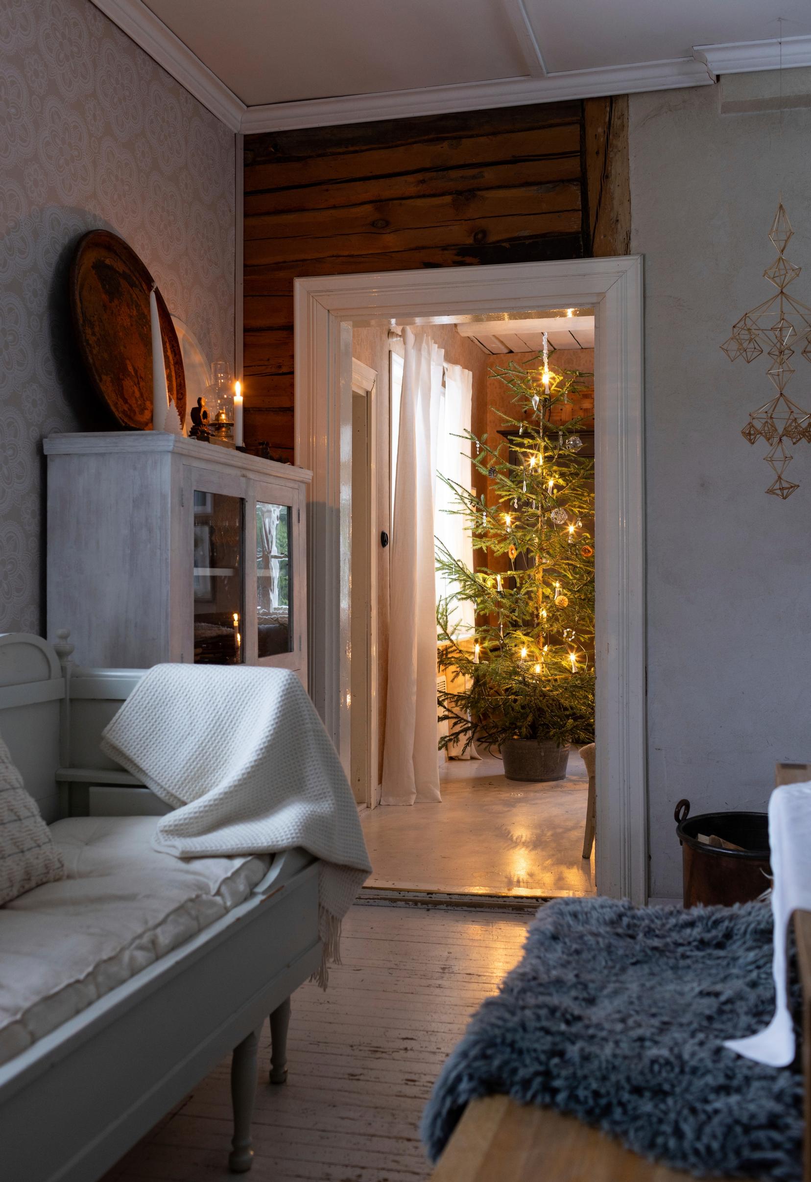 An old wooden bench in the kitchen.