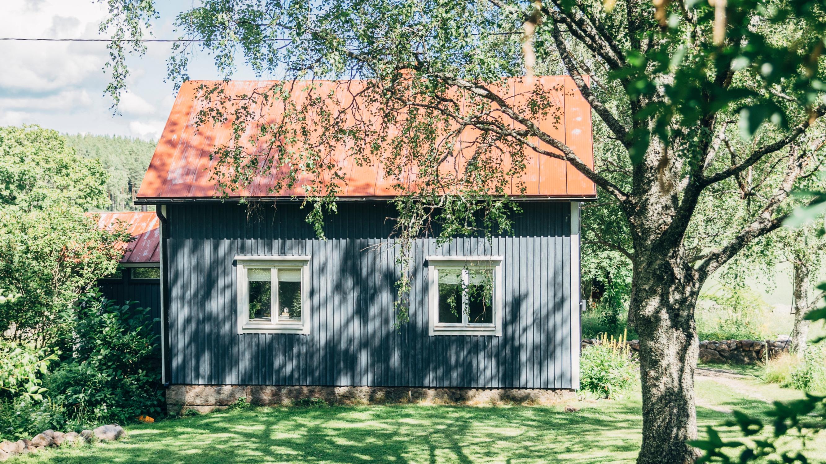 Kaisa and Aleksi transform an old wooden house into a summer home—“It’s as if our ancestors walk here with us”