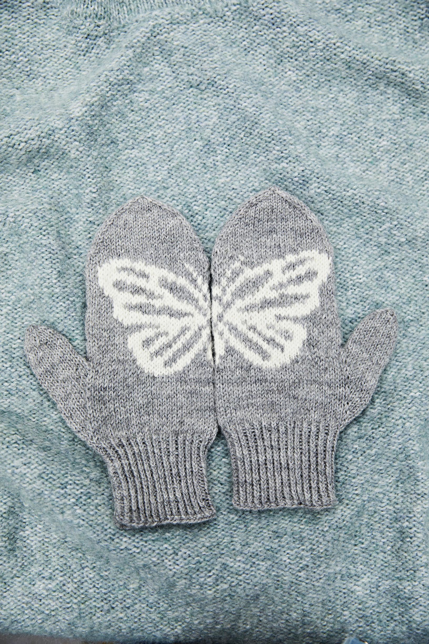 Butterfly mittens