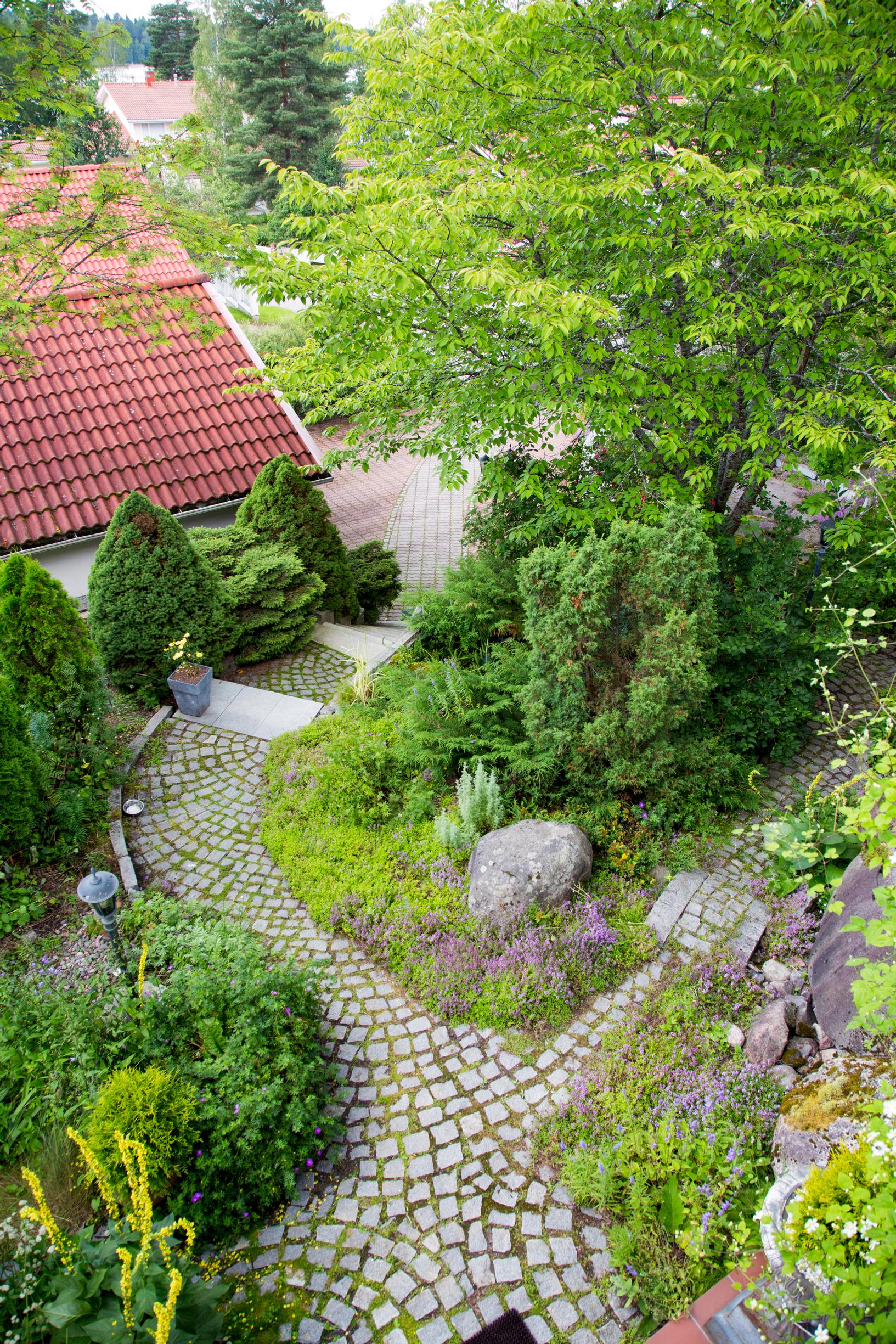 Inspiring garden paving ideas