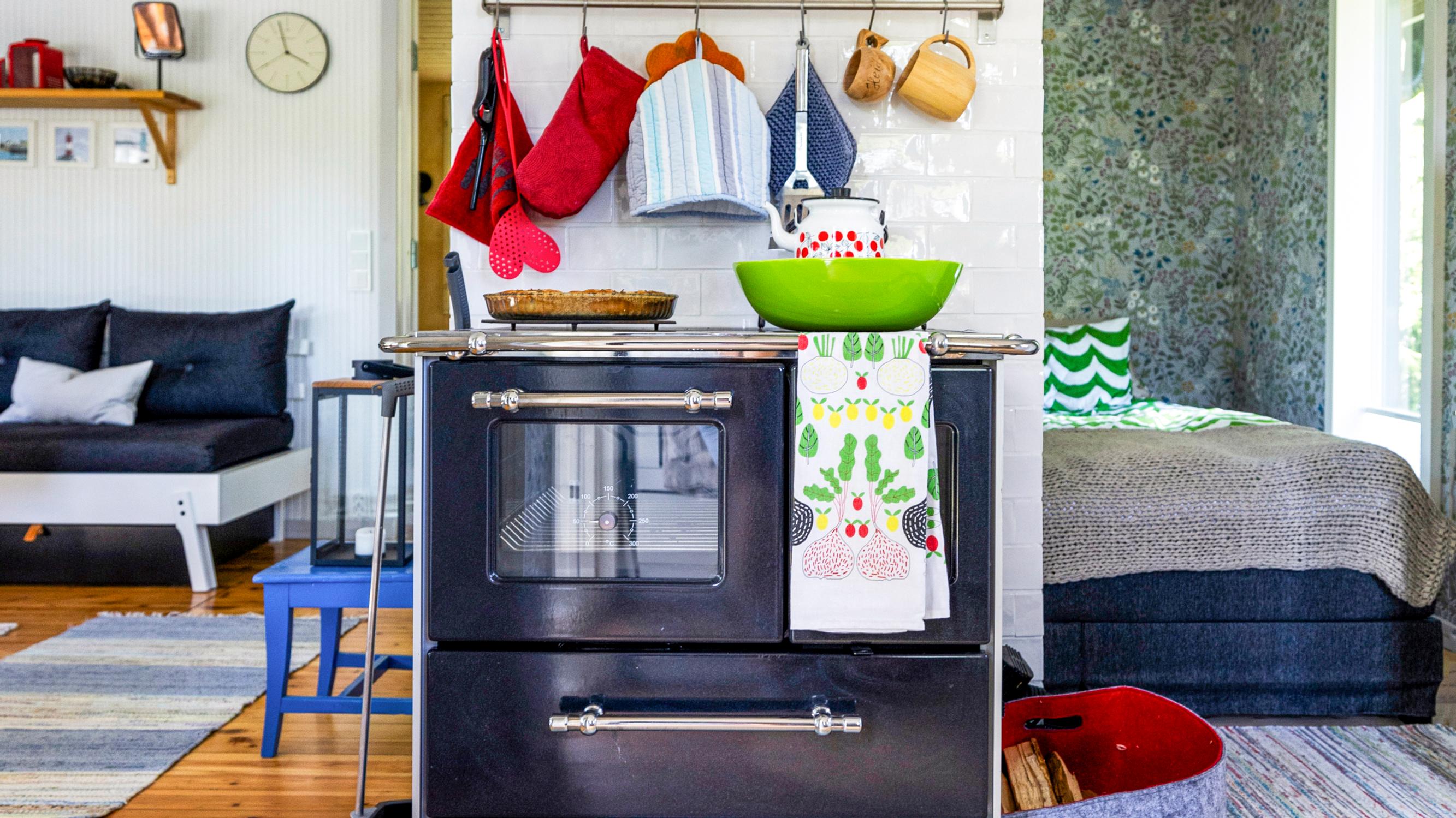 Heidi and Arto’s creative cottage makeover: from sauna to sleeping nook, from dressing room to kitchen