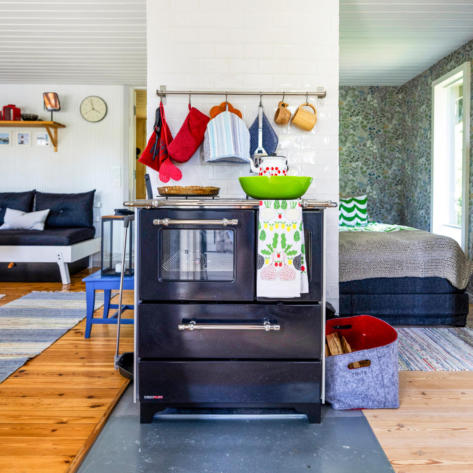 Heidi and Arto’s creative cottage makeover: from sauna to sleeping nook, from dressing room to kitchen