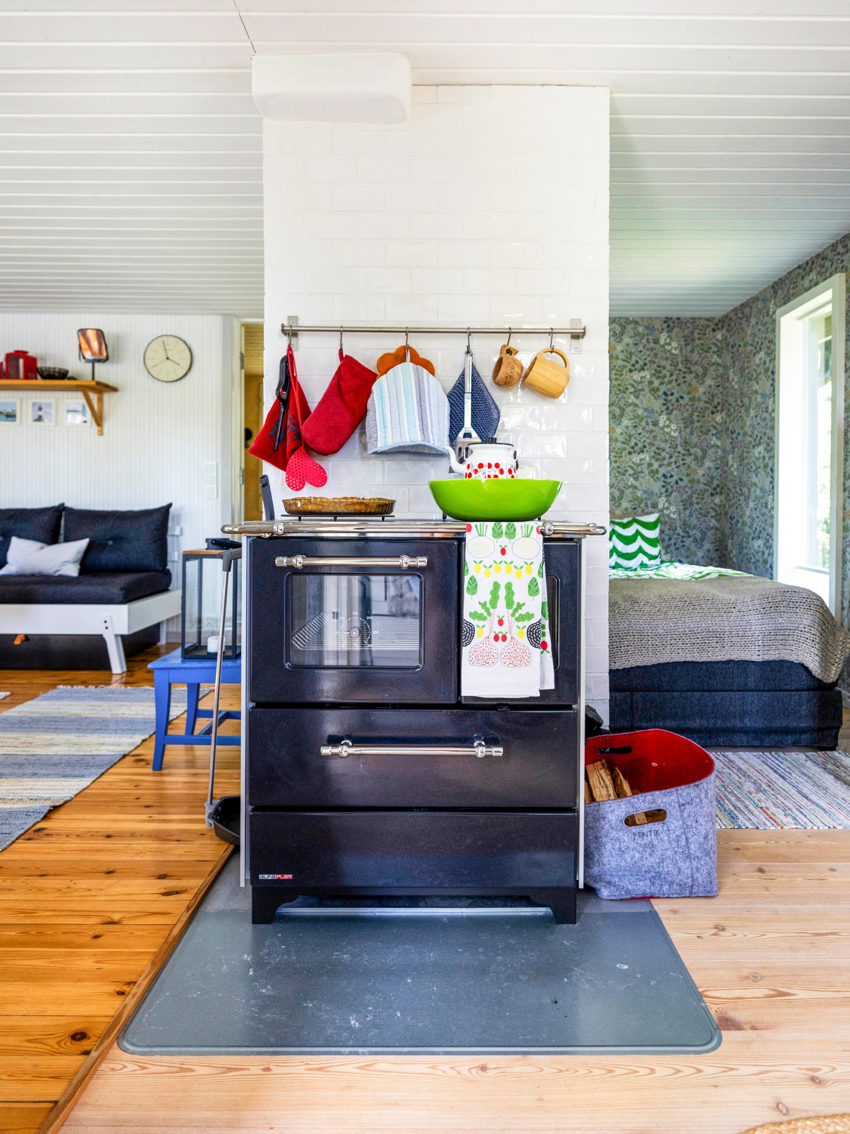 Heidi and Arto’s creative cottage makeover: from sauna to sleeping nook, from dressing room to kitchen