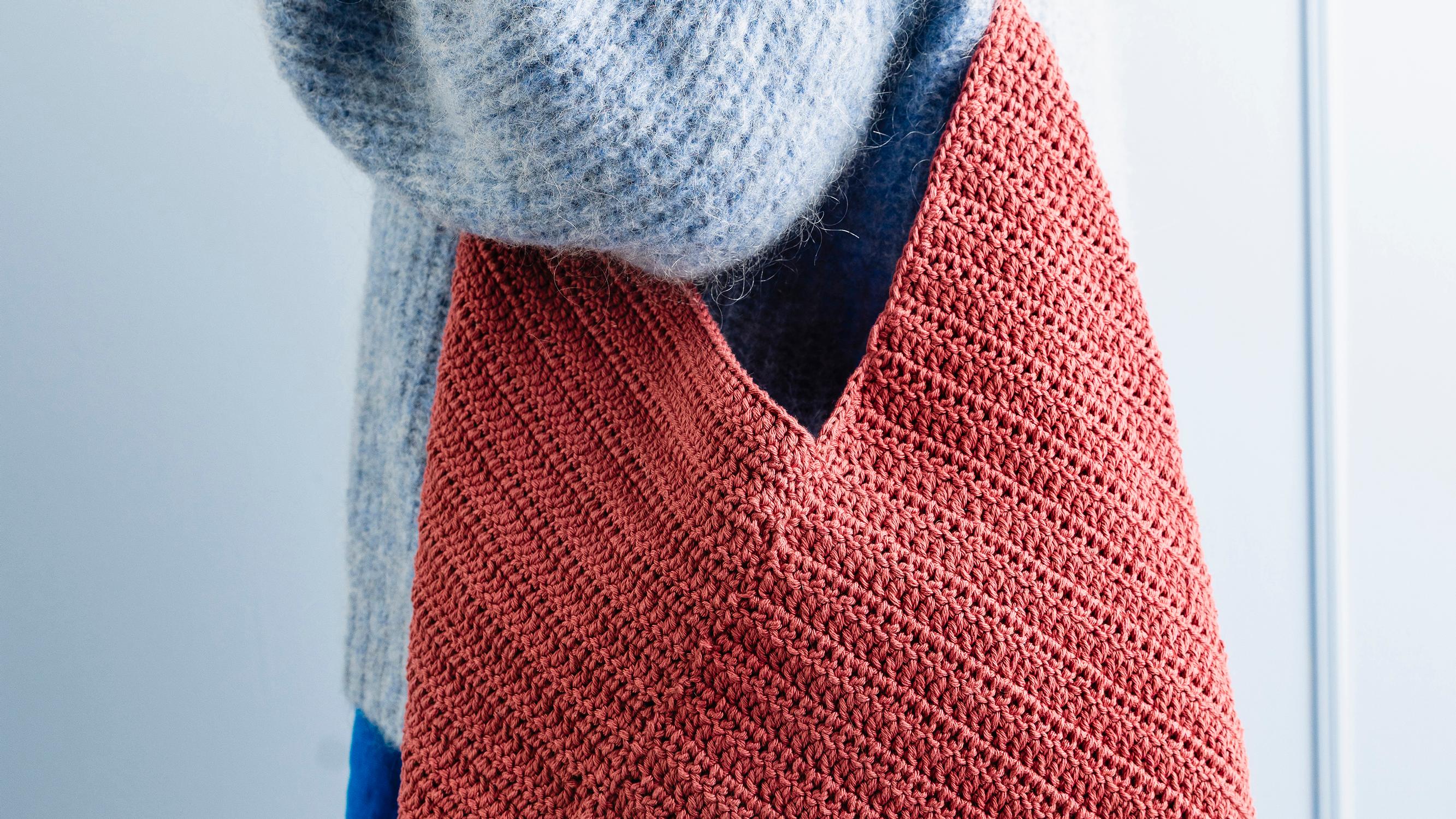 Easy crocheted bag—the loveliest summer tote made from one simple piece