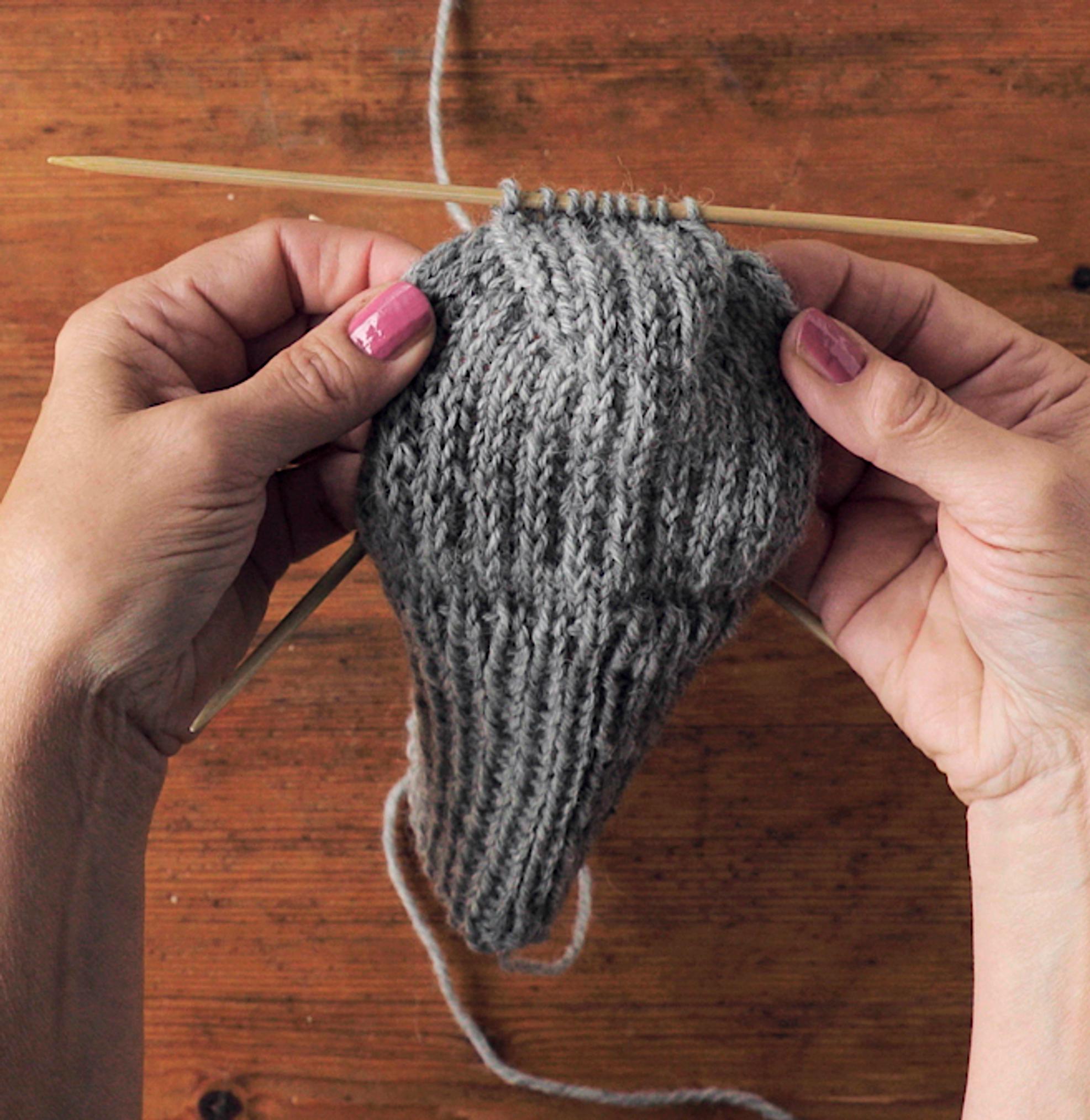 how to knit a sock heel: The reinforced heel flap and heel turn