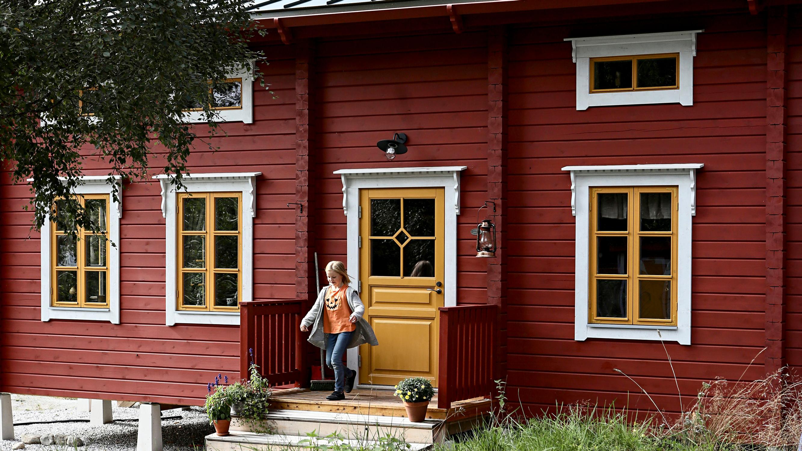 Family builds a 50-square-meter house with bore water and a pulsator machine for laundry