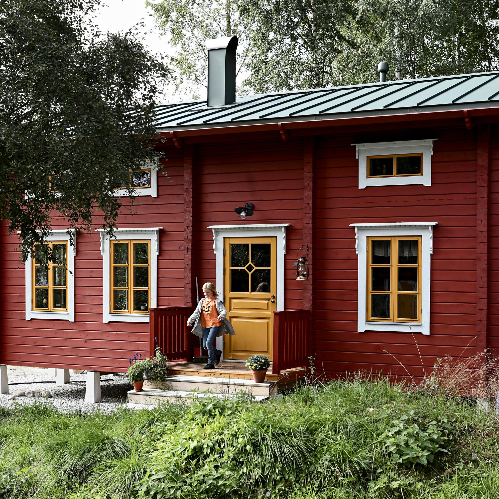 Family builds a 50-square-meter house with bore water and a pulsator machine for laundry