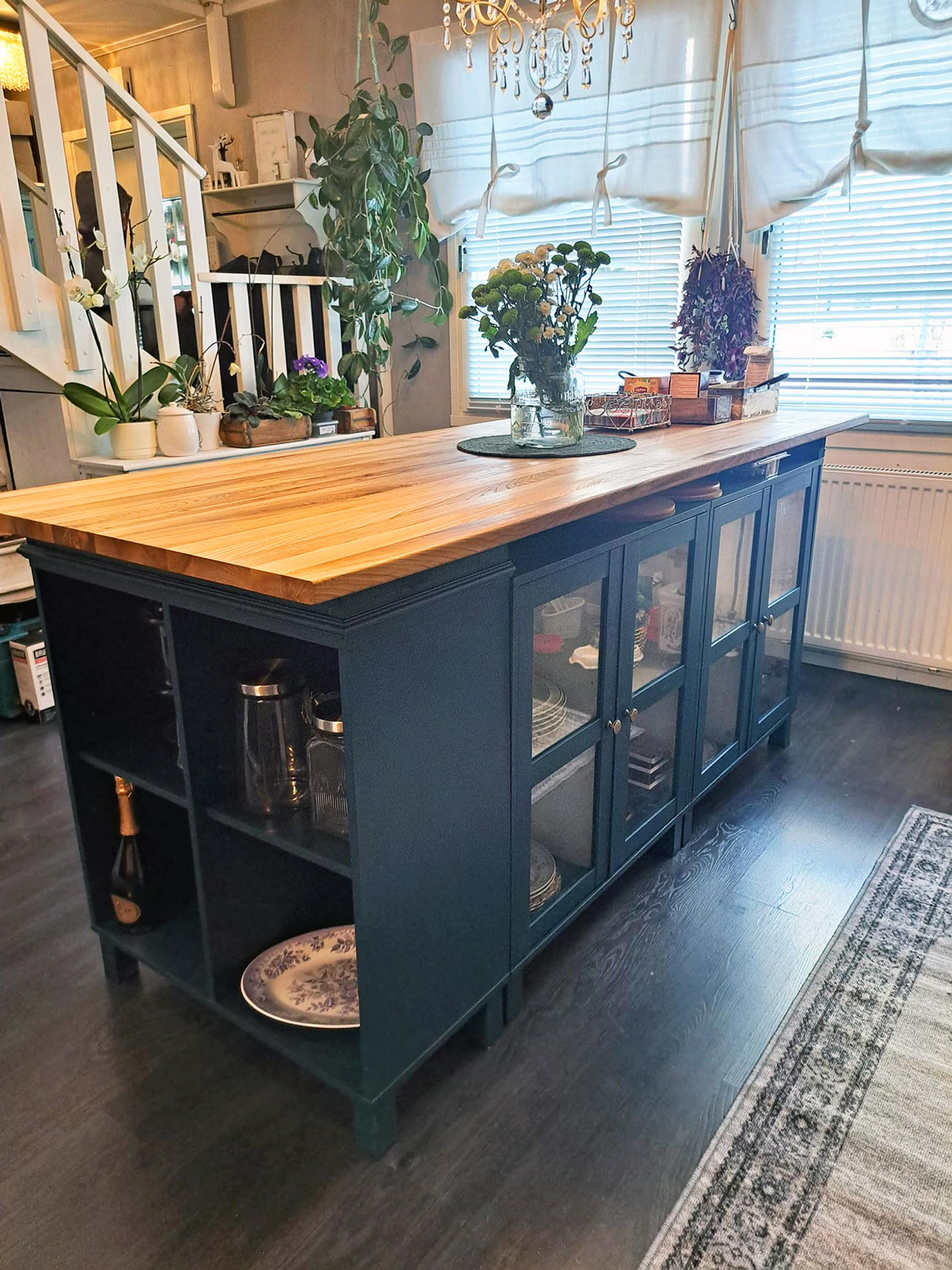 Worn-out display cabinets reborn: Riikka builds a stylish kitchen island on a budget