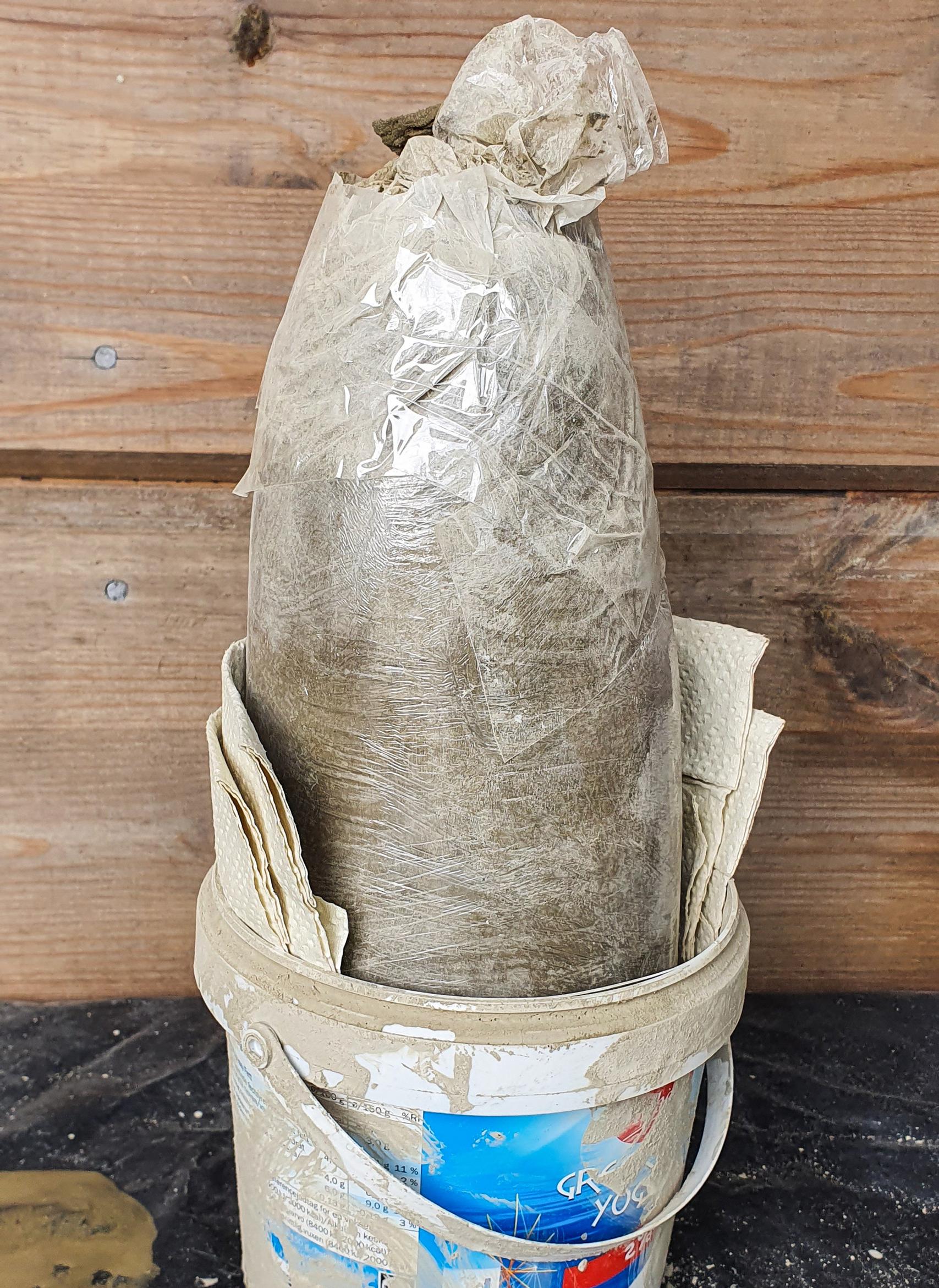 Concrete mushroom stem