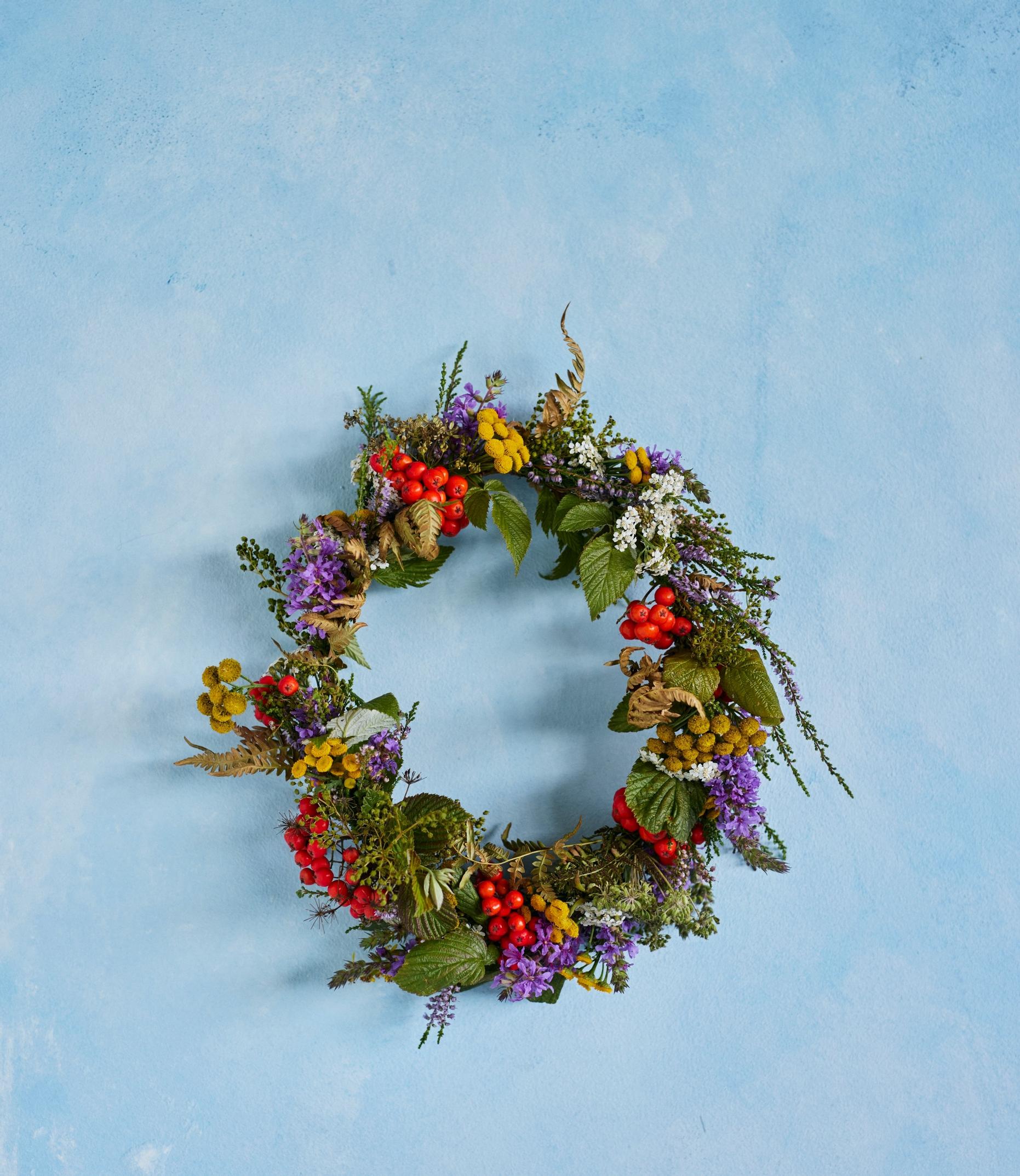 Wildflower arrangement, wildflower wreath