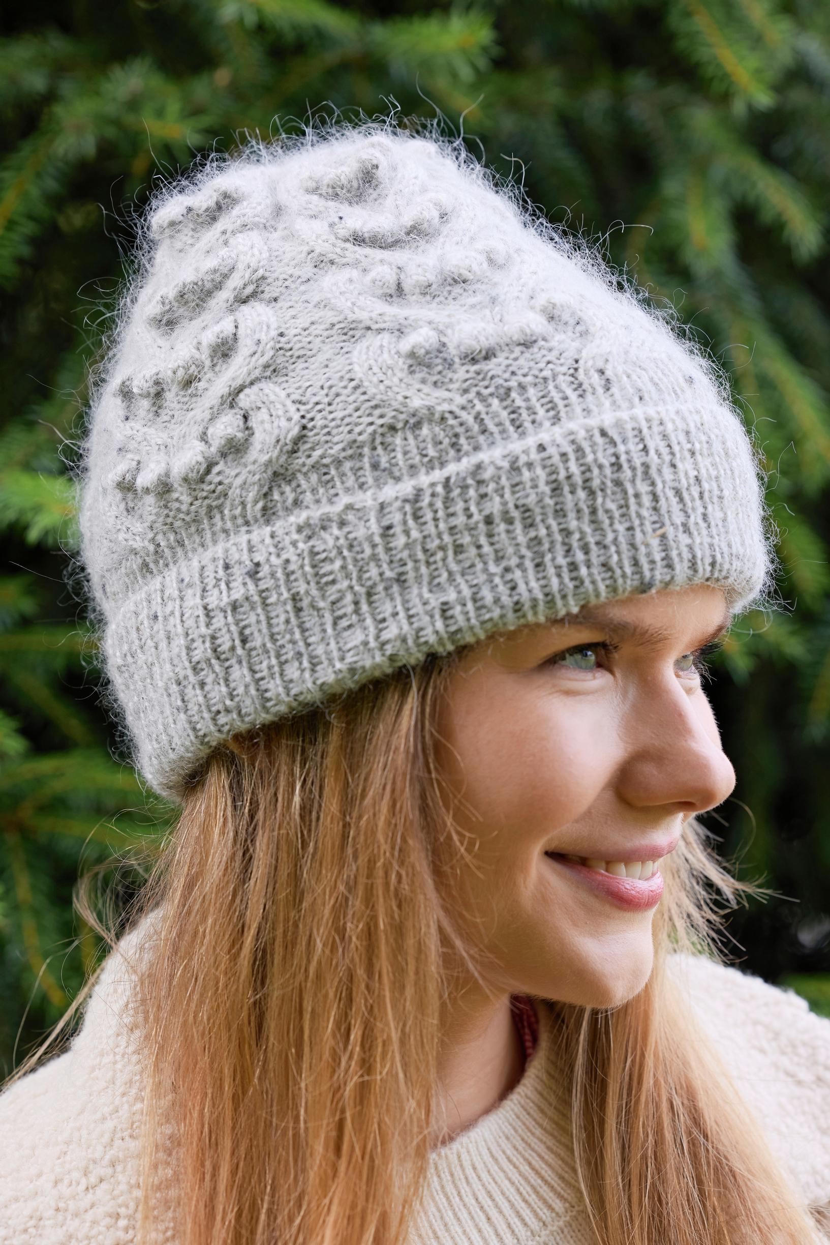 Keisarinna cable hat