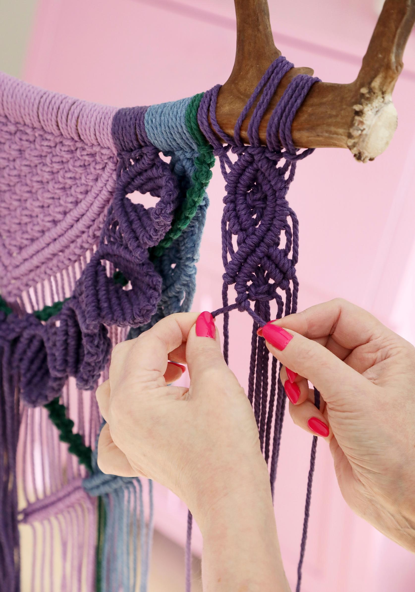 Kirsi knotting.