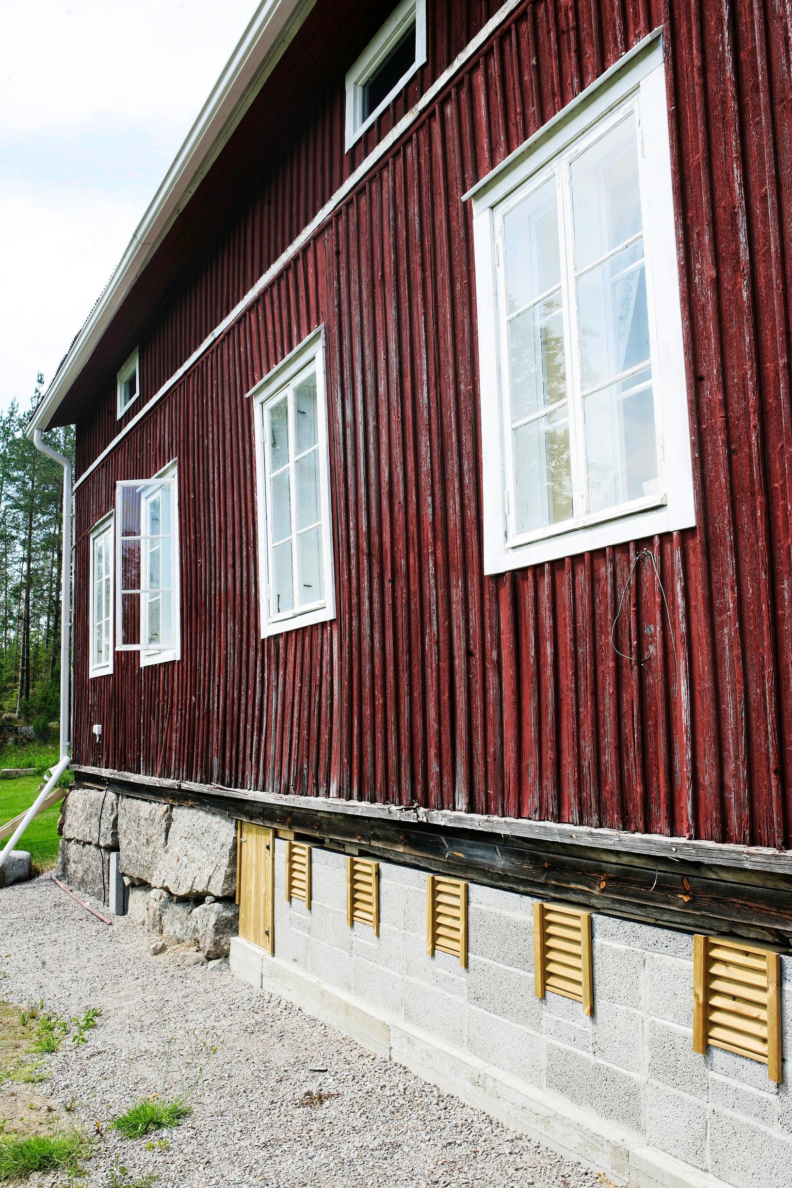 Two key factors affect the upkeep of a ventilated crawl space—an expert’s guide to investigating the area
