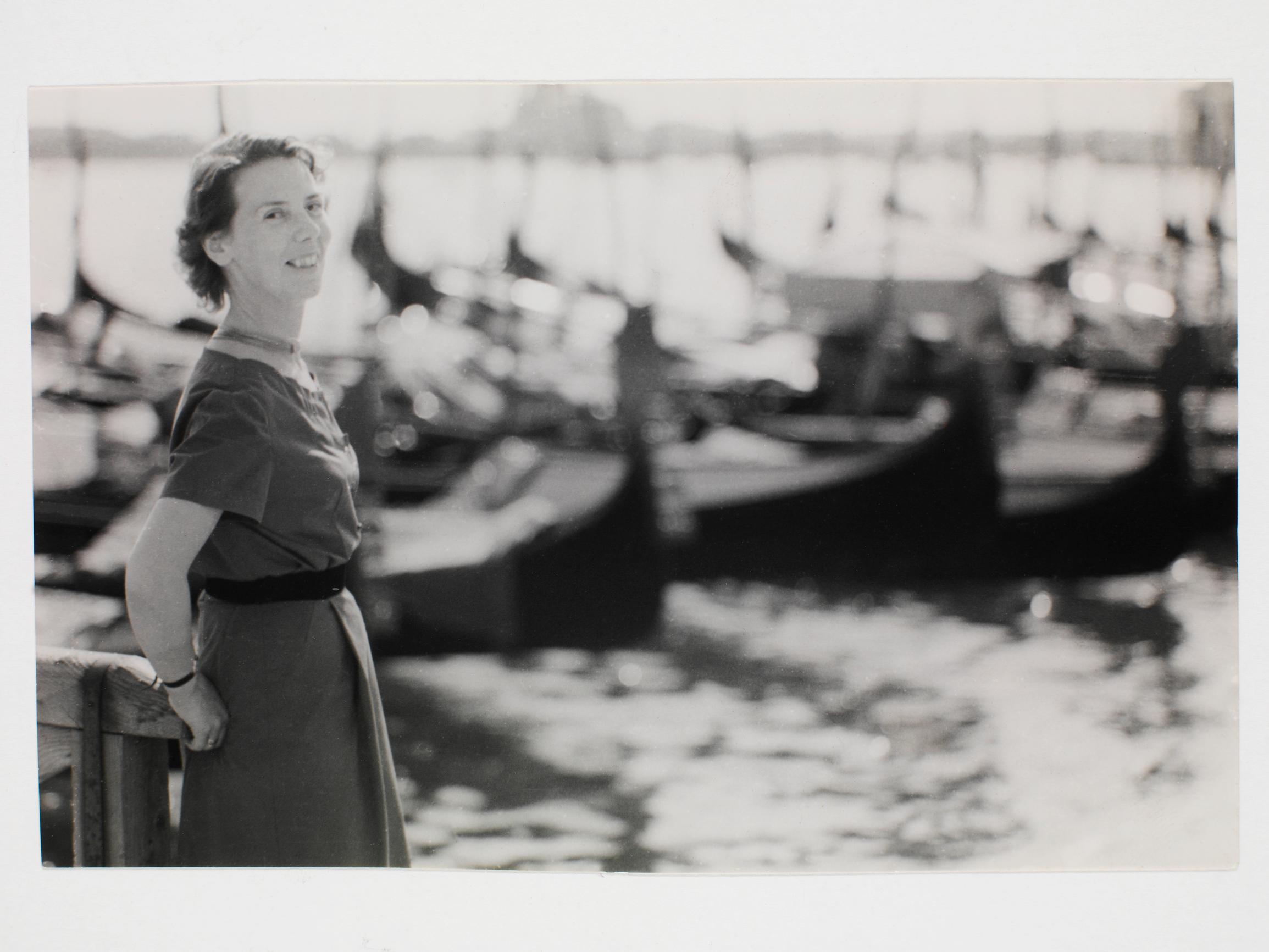 Rut Bryk in Venice, photographed by Tapio Wirkkala