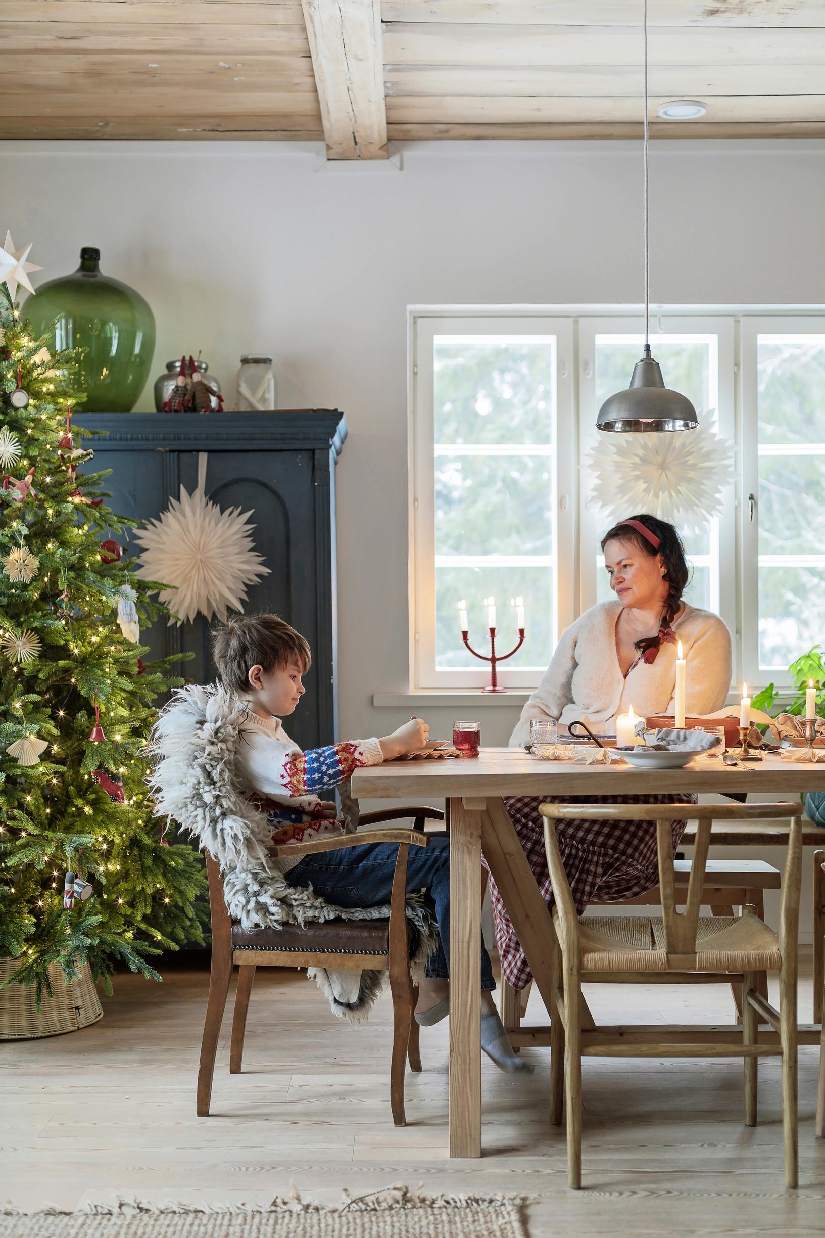 Kati and Hugo at the Christmas table.
