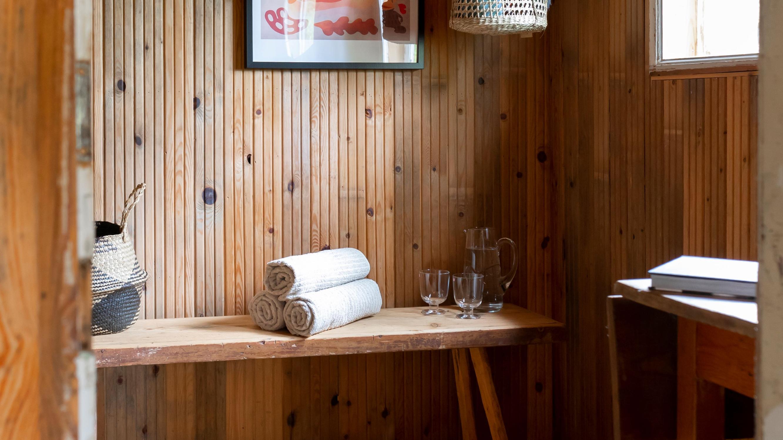 8 stylish cottage sauna entrances—sauna room decorating ideas for a functional changing room