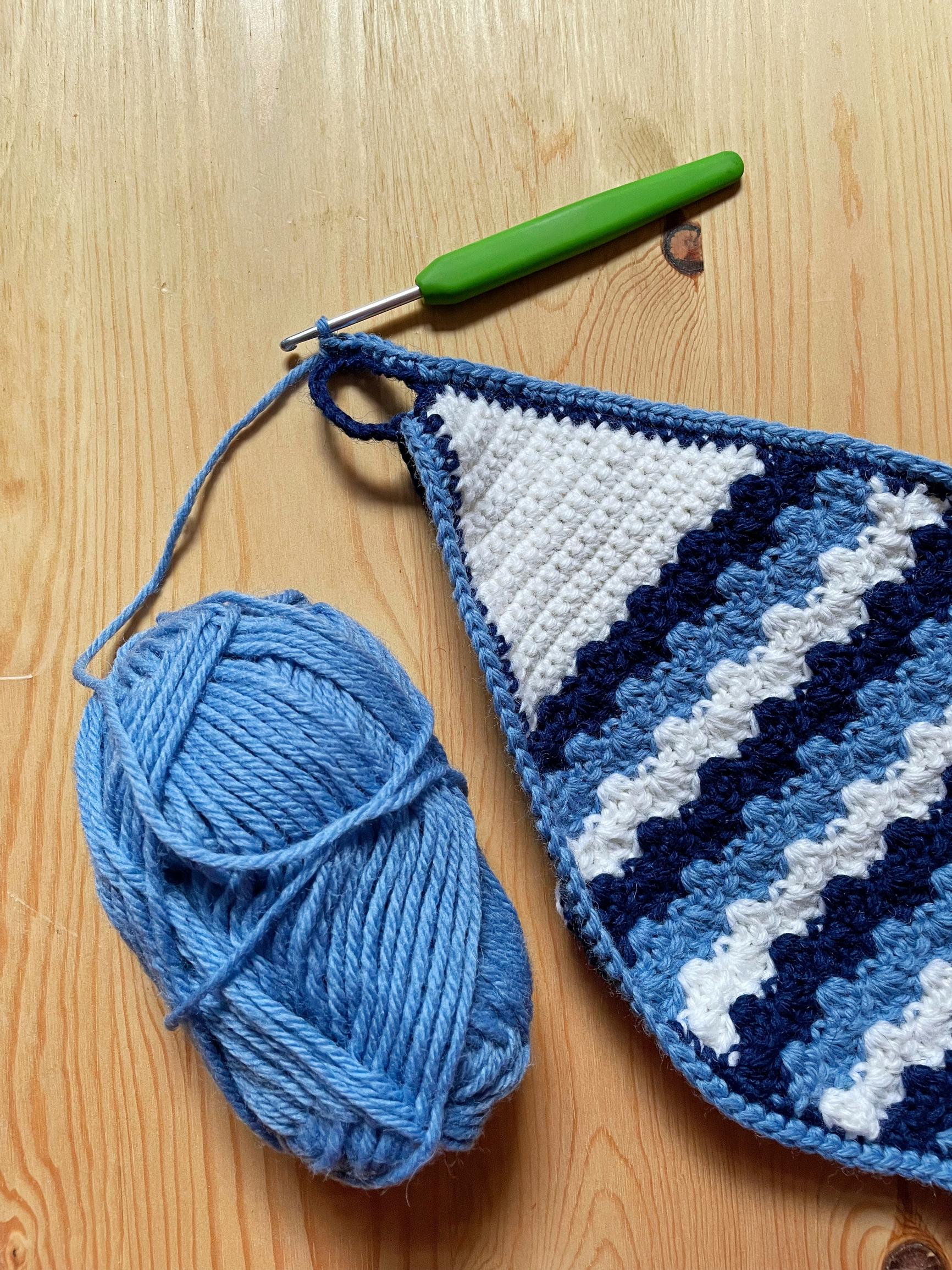 Fish pot holder