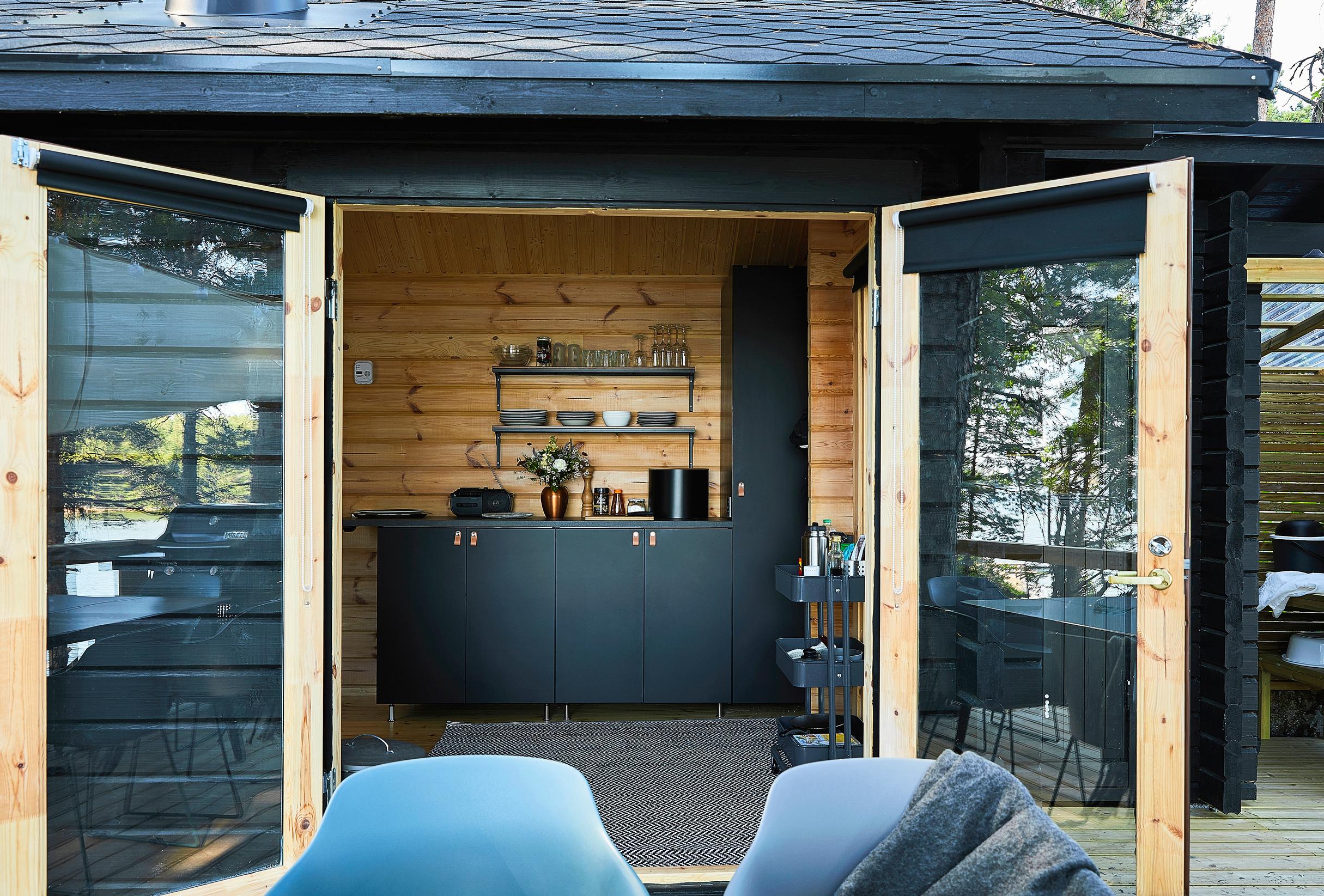 View from the cabin terrace into the kitchen