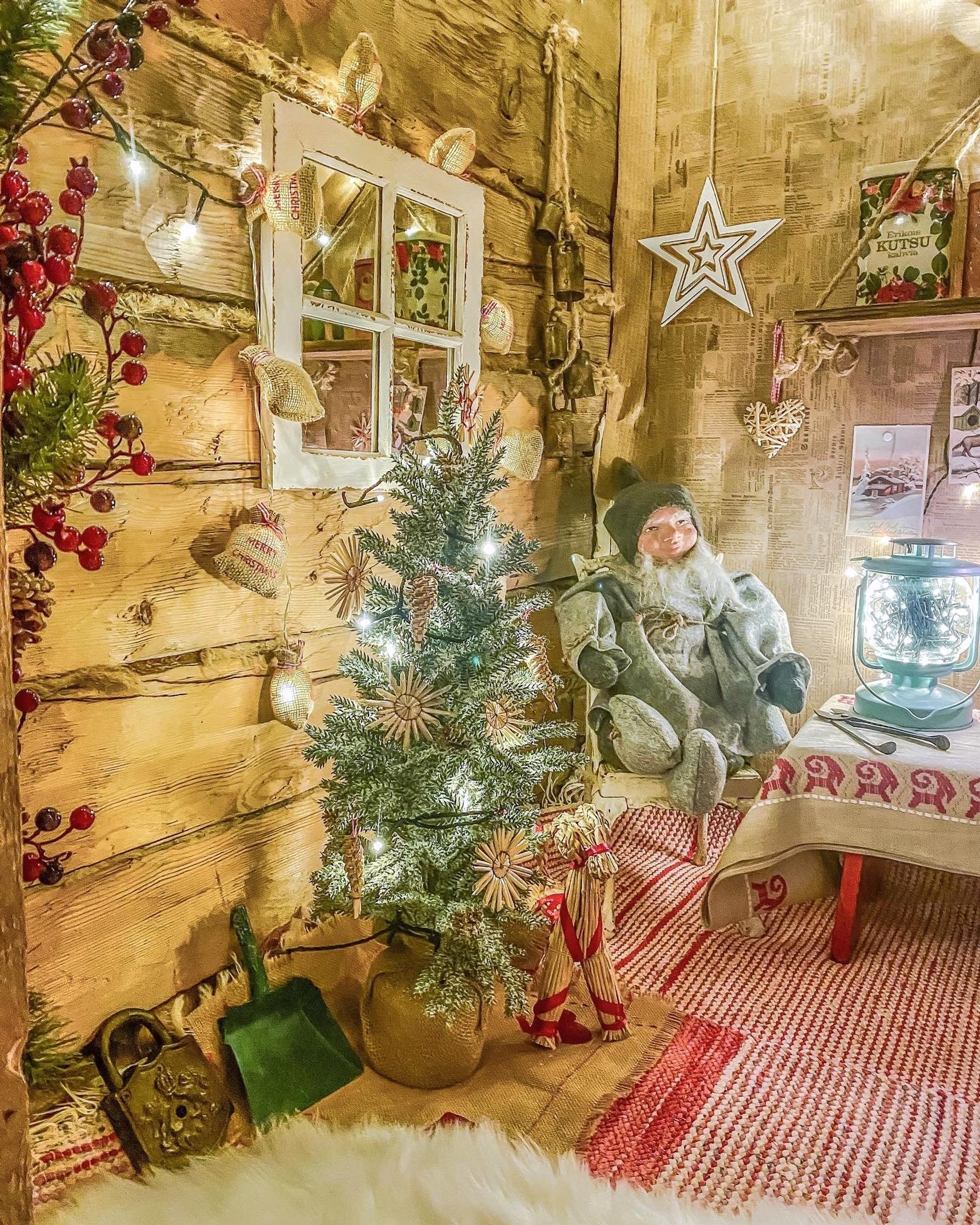 A mirror with panes was used to create a “window” in the cottage.