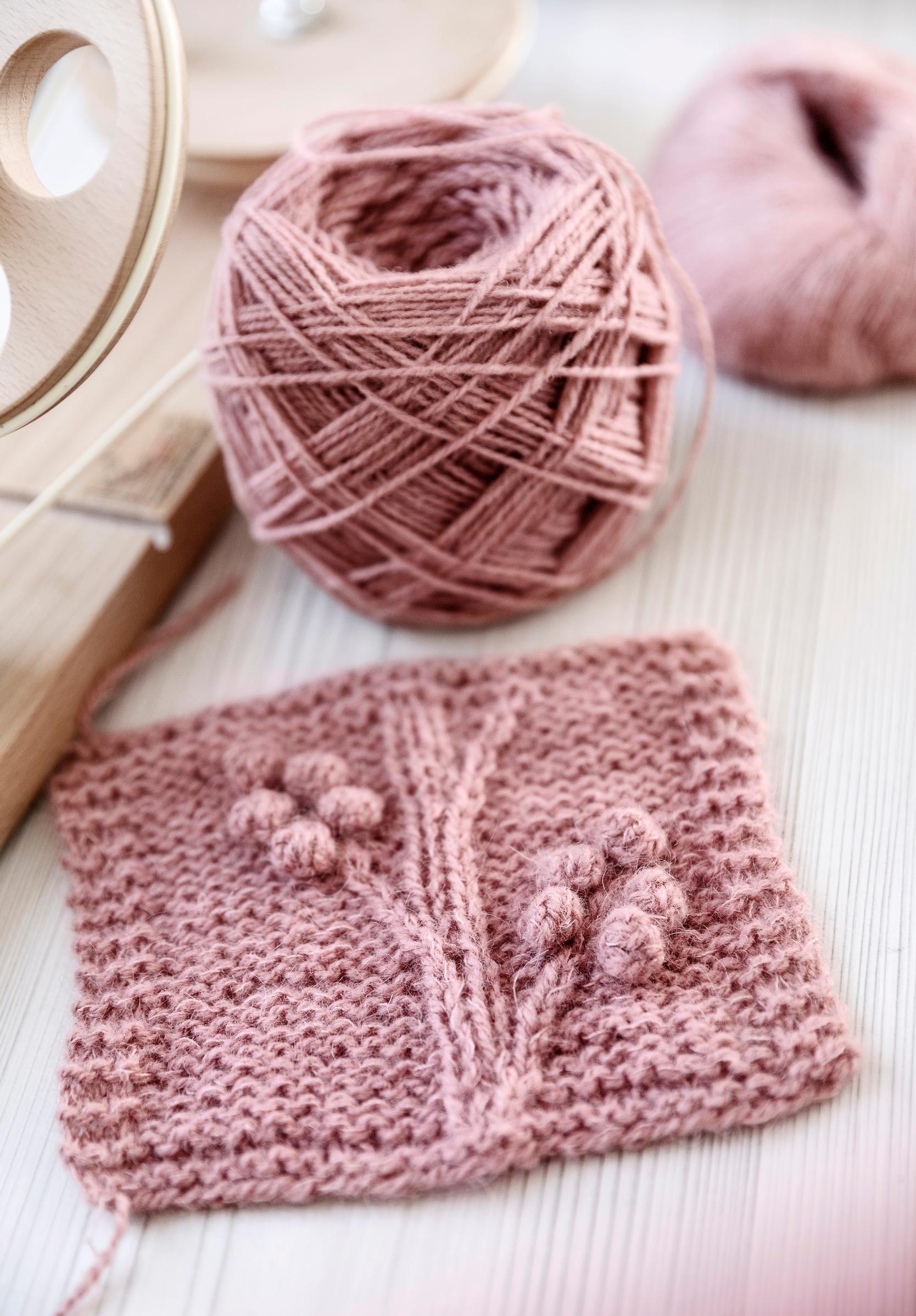 Swatch of Anjuknits’s Marja yoke sweater