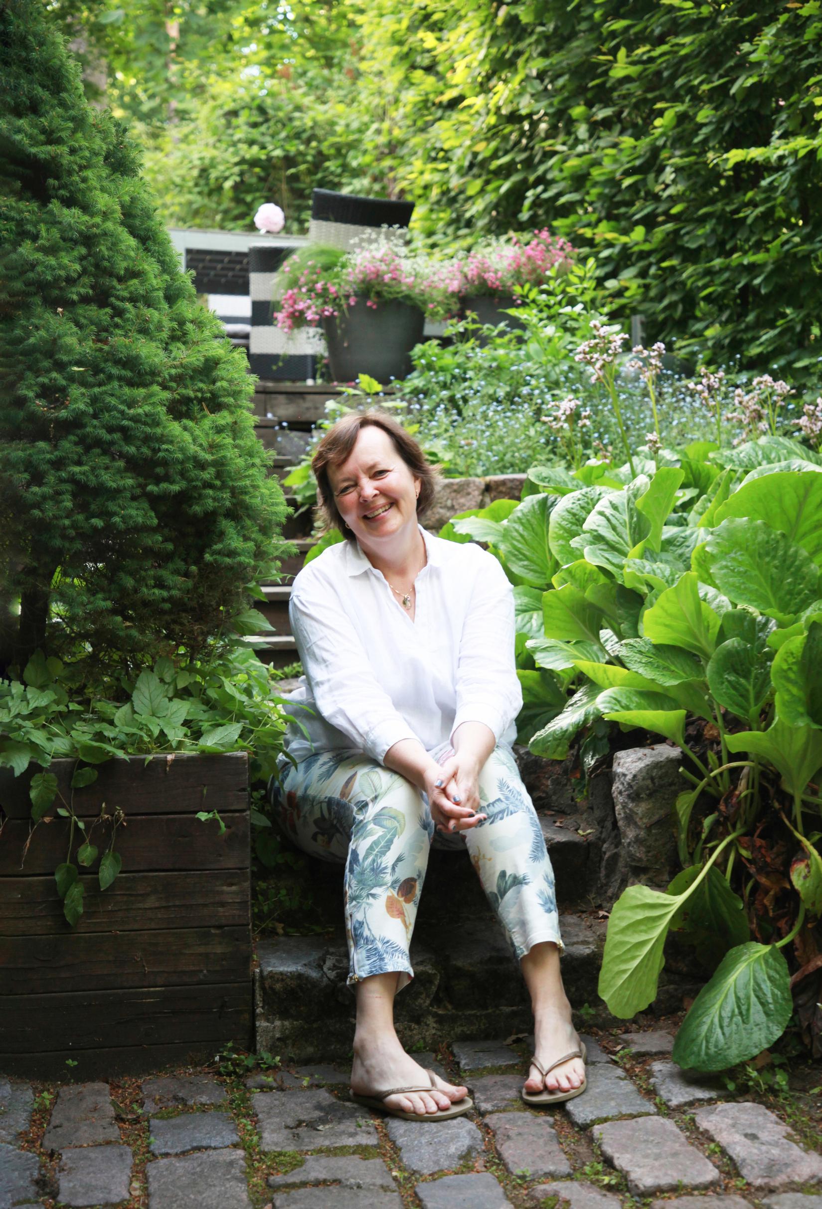 After purchasing the house and garden, Maria was inspired to become a landscape designer.