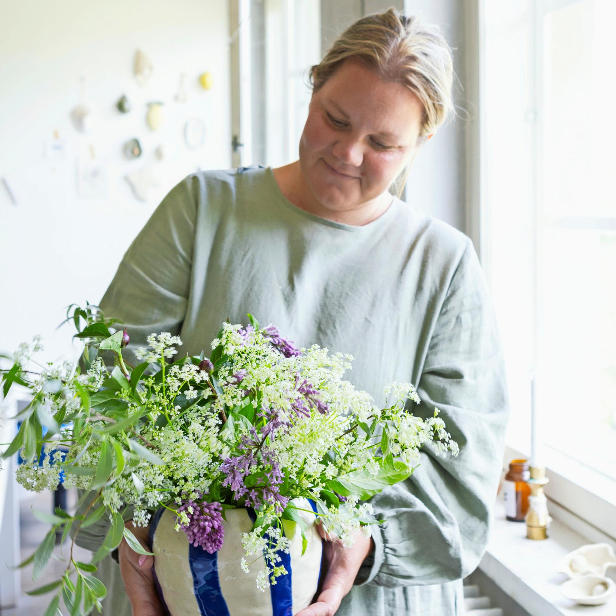 From child welfare to clay: “At first, I held ceramics courses in my backyard”