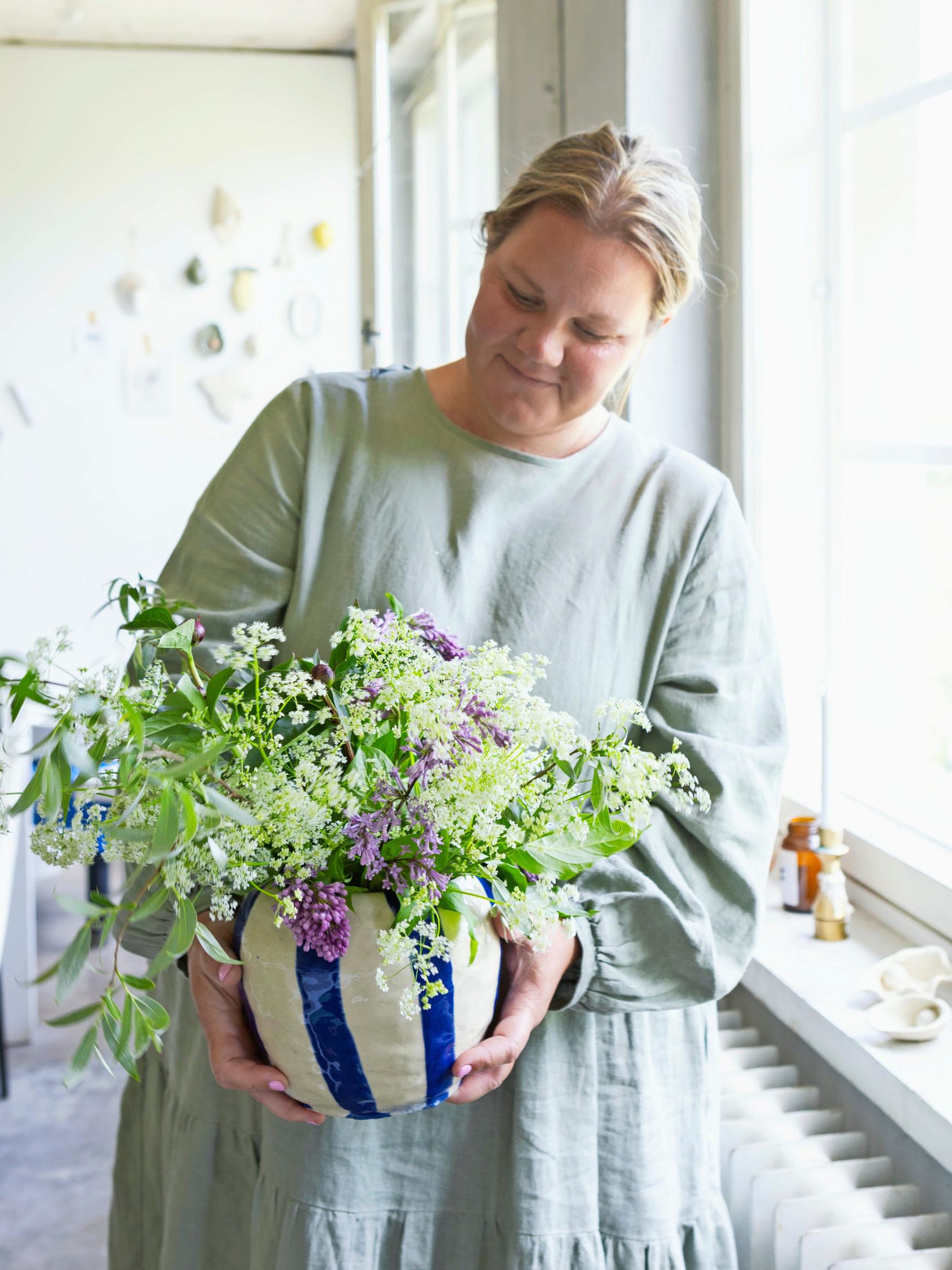 From child welfare to clay: “At first, I held ceramics courses in my backyard”