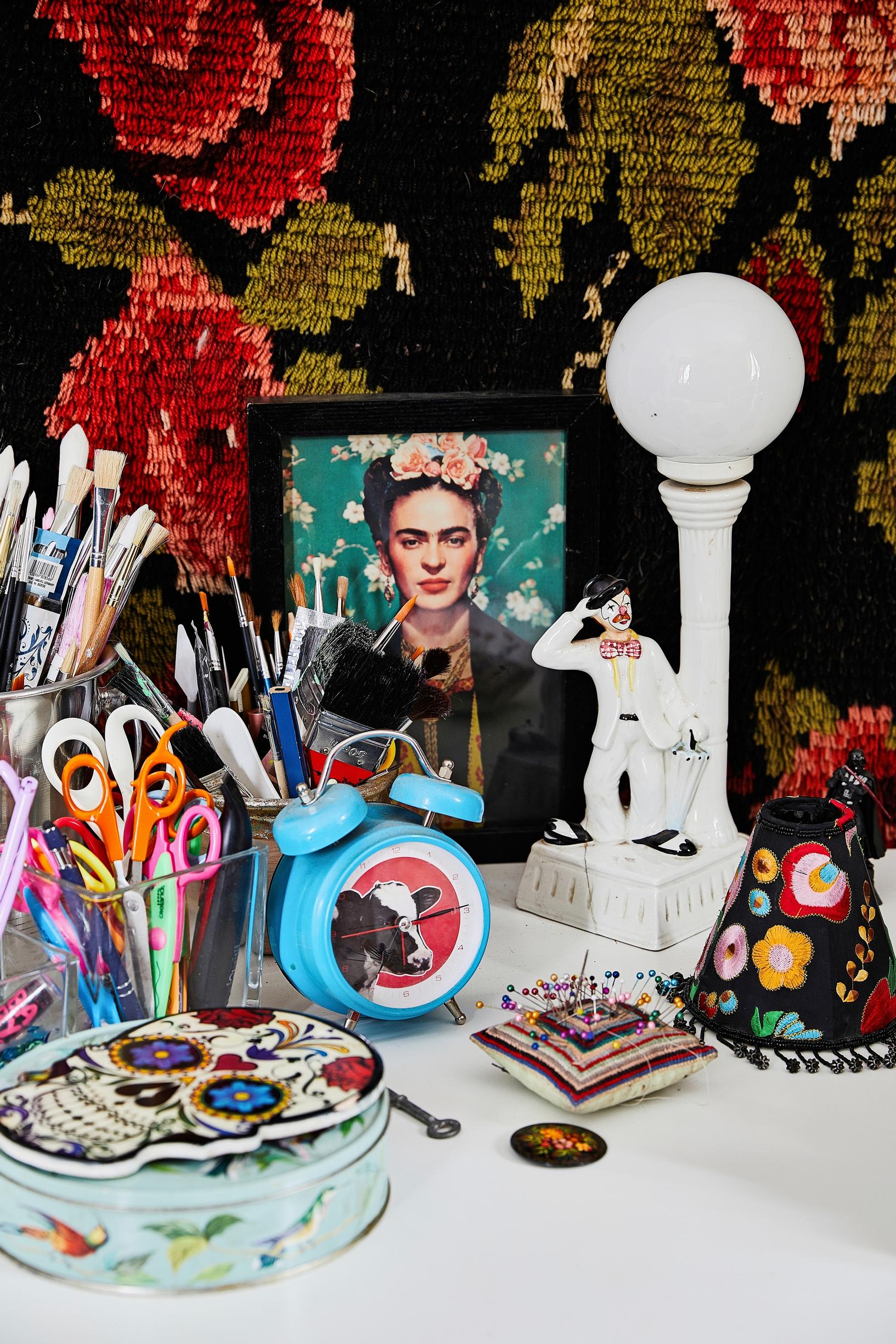 Workstation for handicrafts