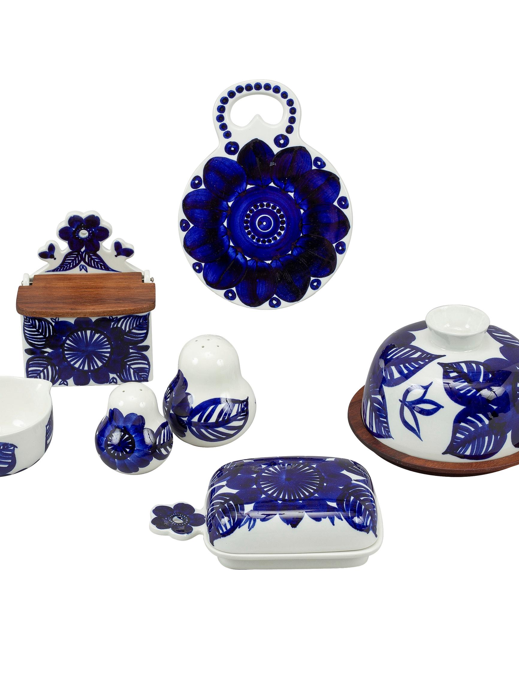 Nature’s allure: Gunvor Olin-Grönqvist’s lush Arabia designs collectors crave