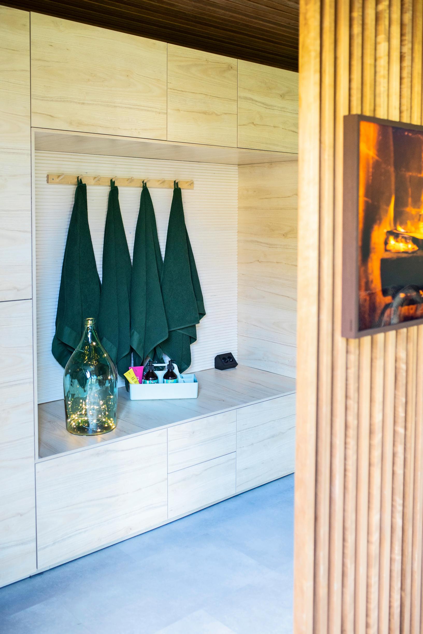 The sauna changing room with towels