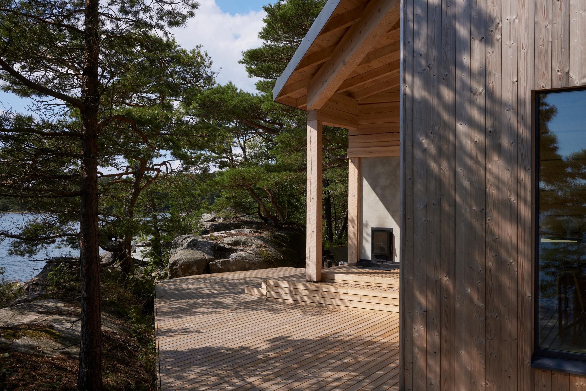 Indoor spaces extend seamlessly onto the terraces.