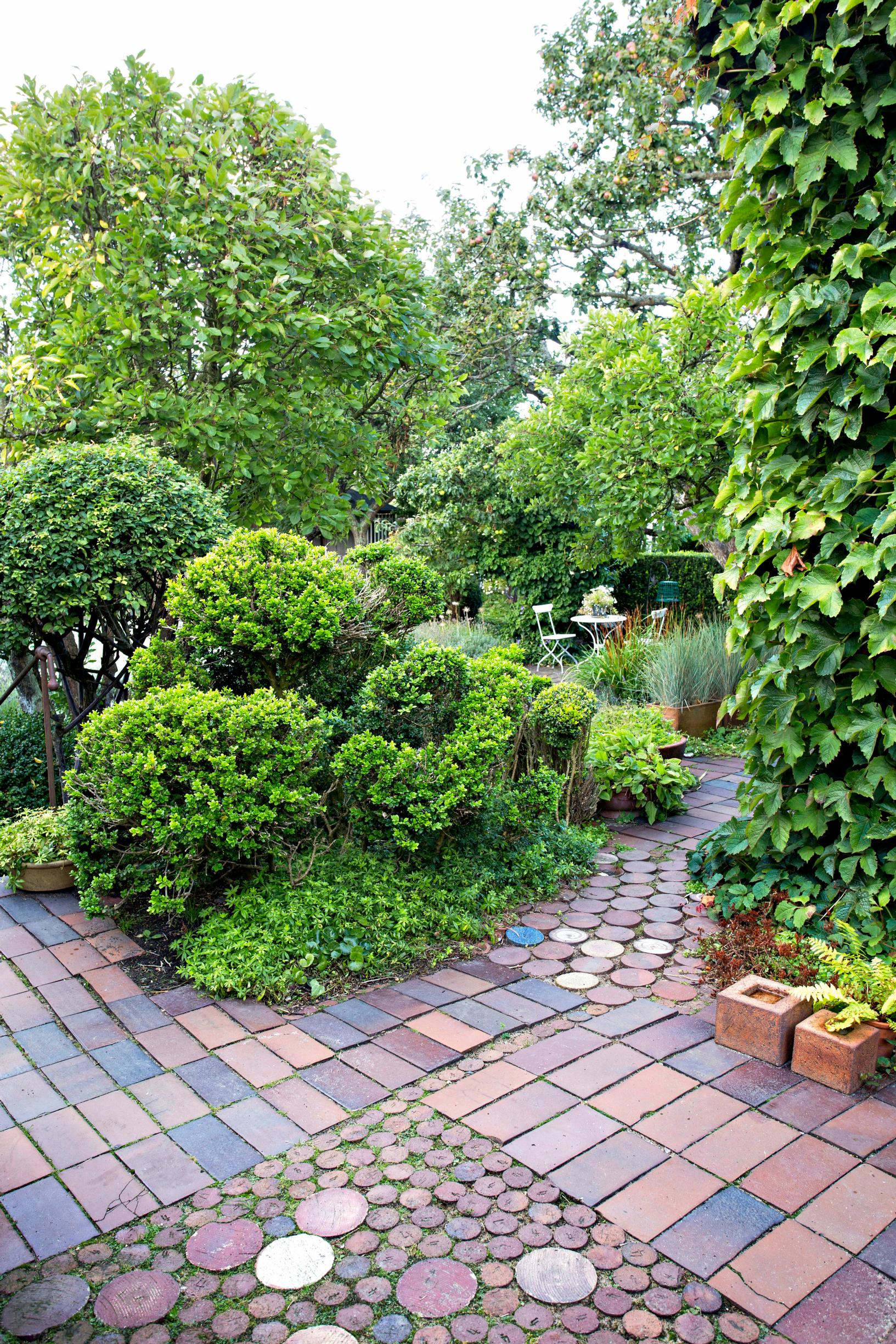 Inspiring garden paving ideas