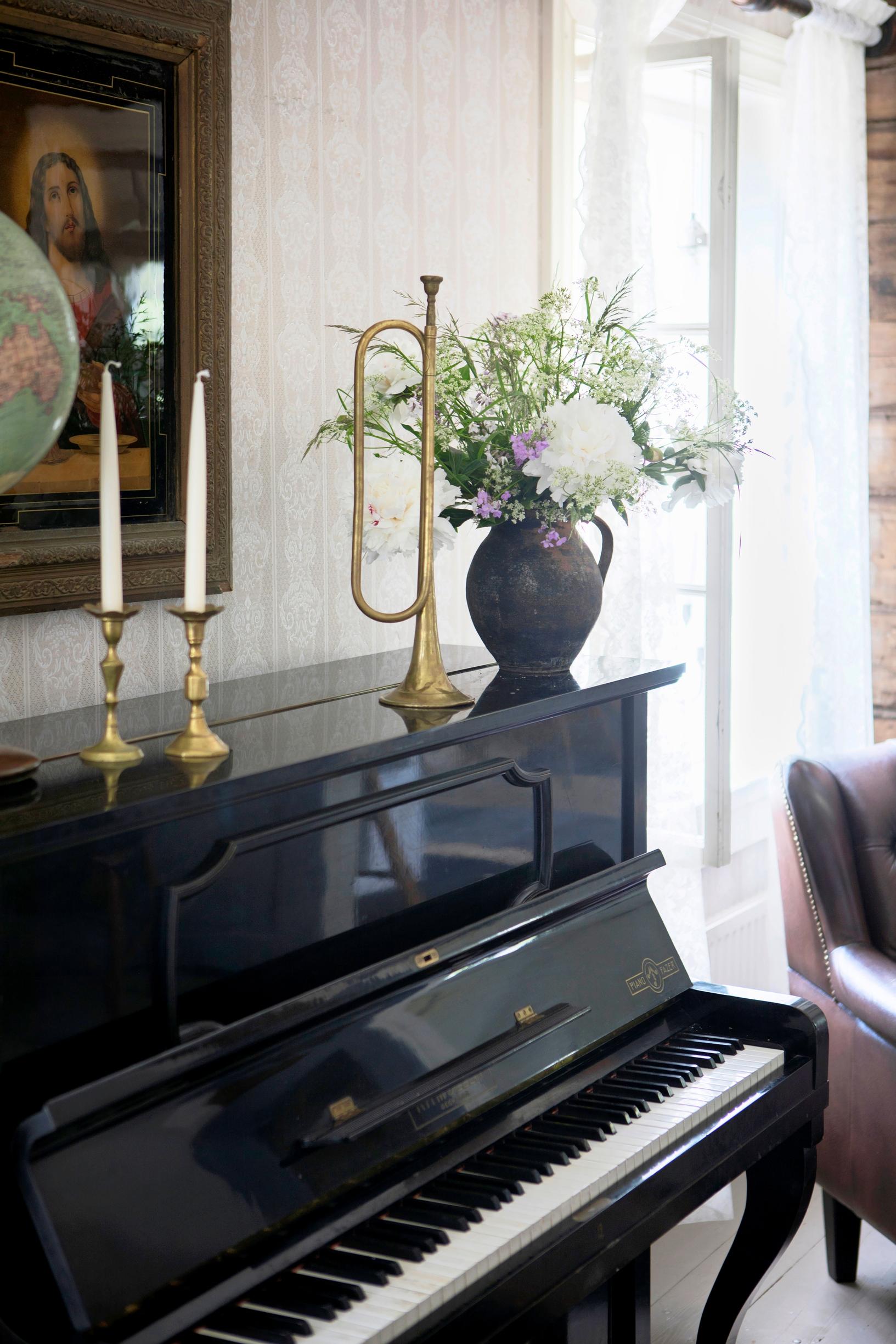 A 1930s piano