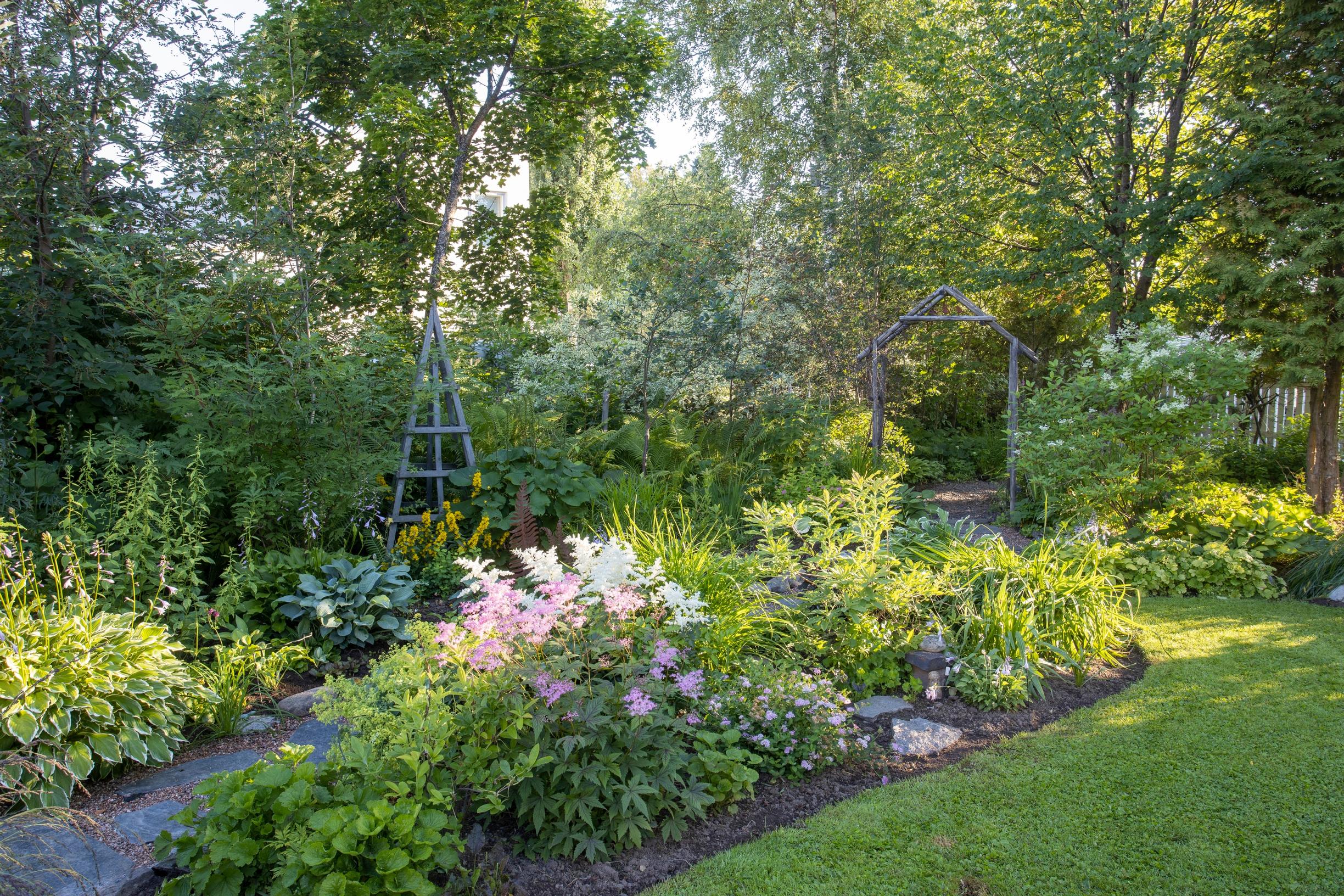 the garden of an old villa in Oulu
