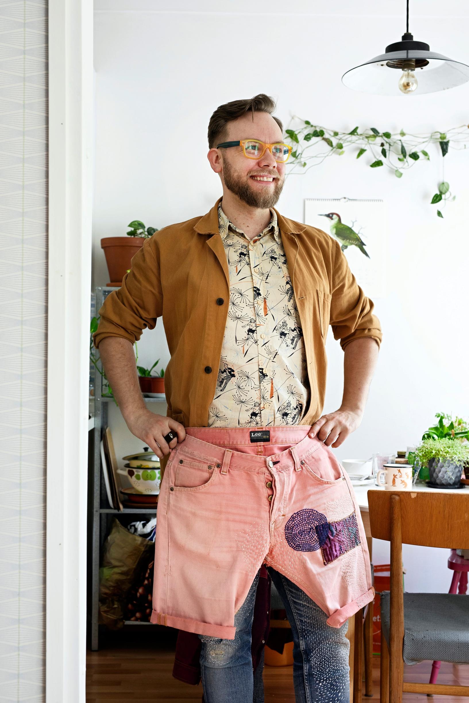 Portrait of Niko Lindgren at home
