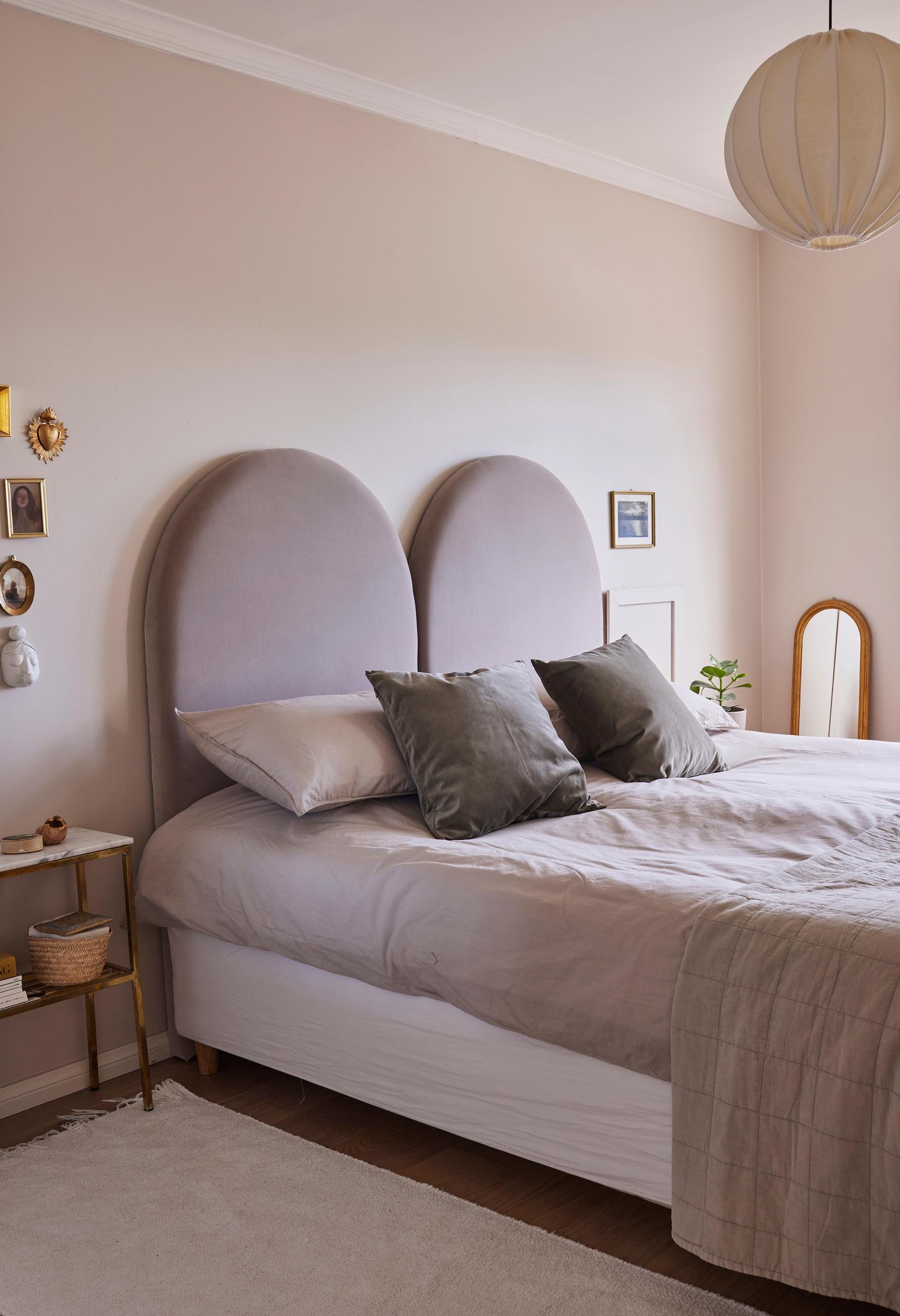 Curved headboard