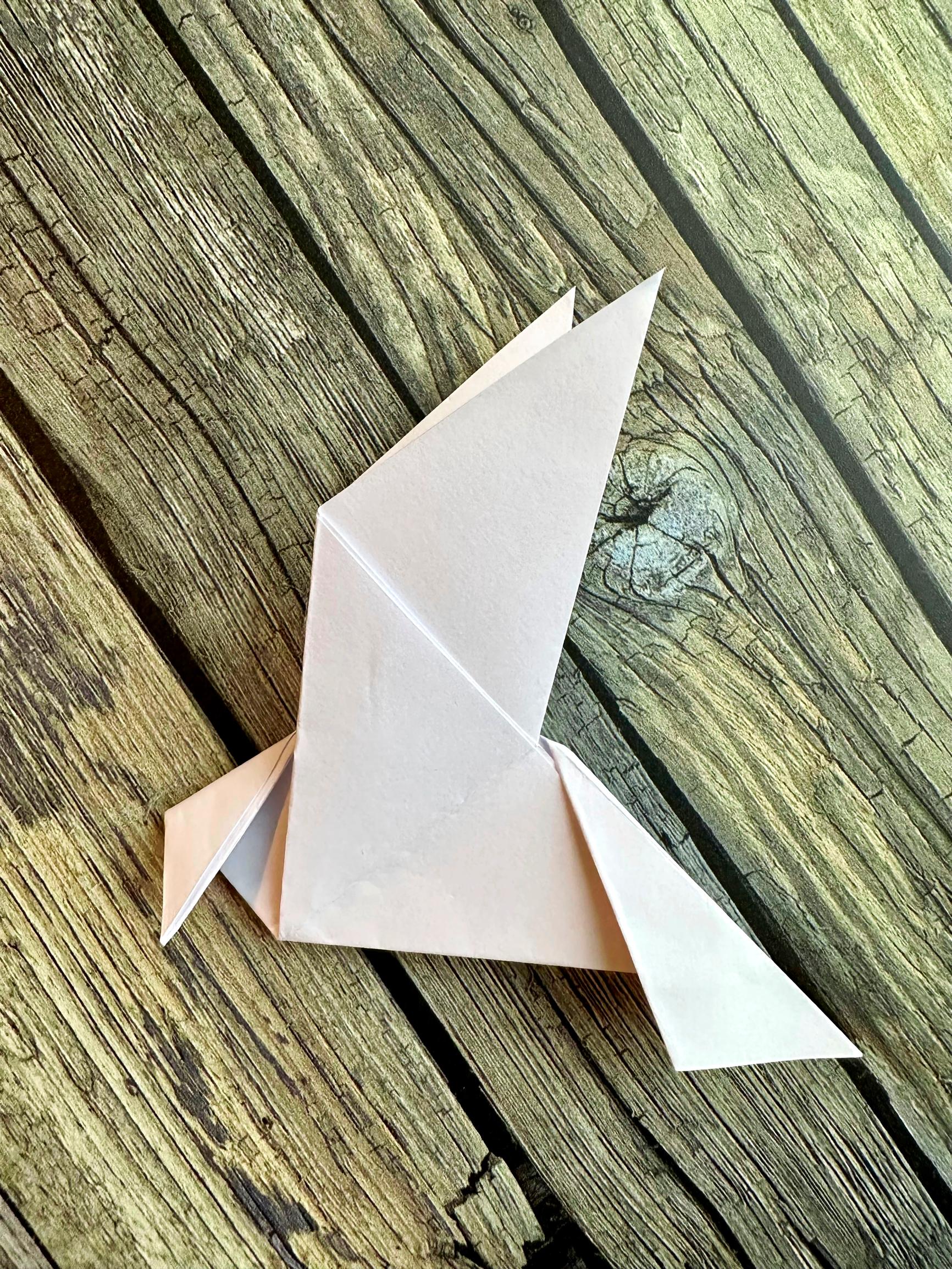 Folding and opening the beak