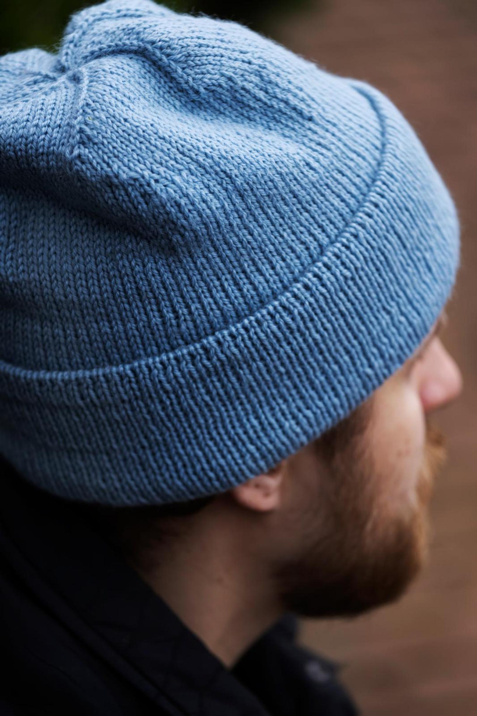 Men's blue beanie