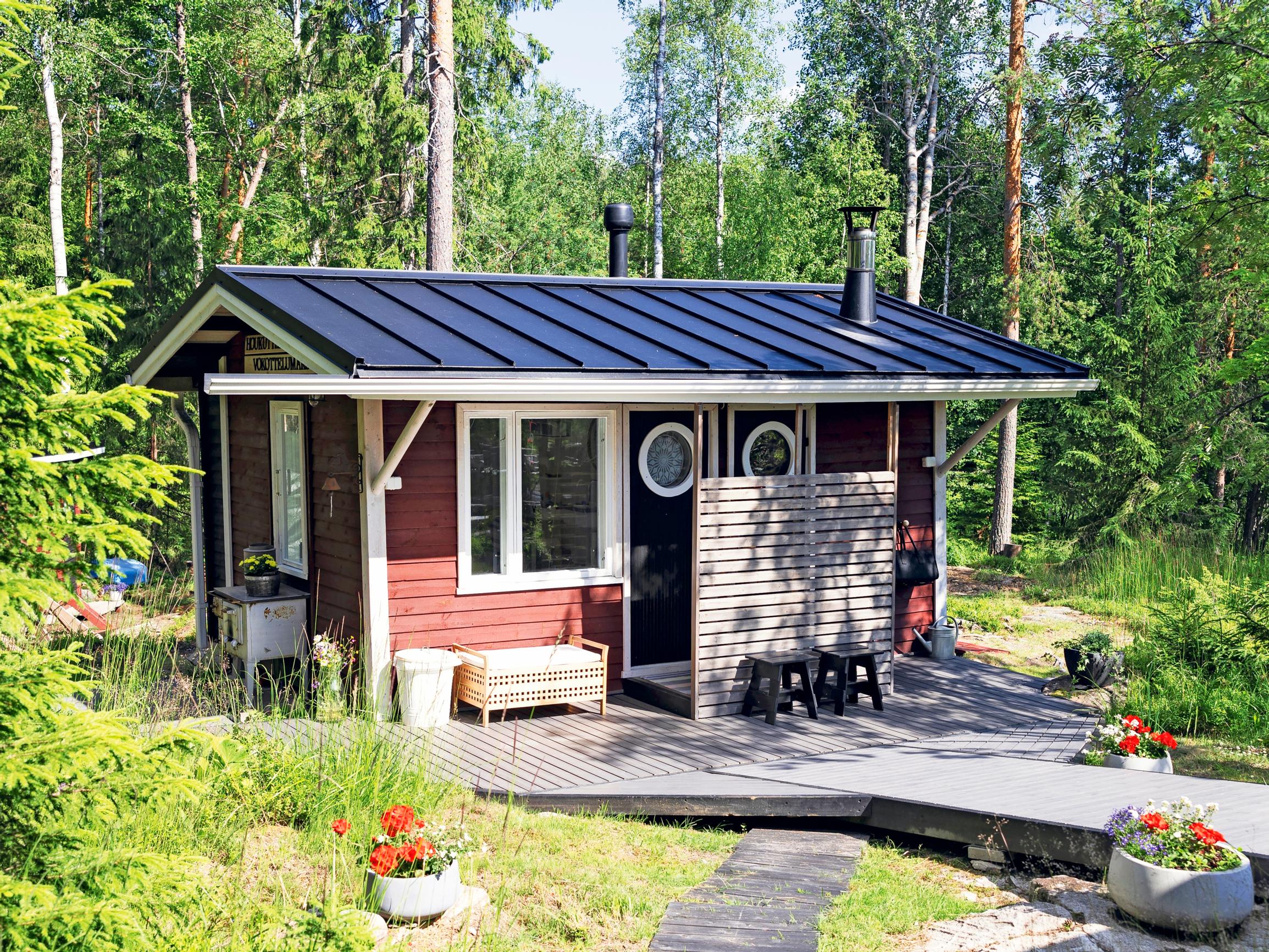 A dilapidated shed was turned into a sauna and guest house—here’s how the renovation was done!