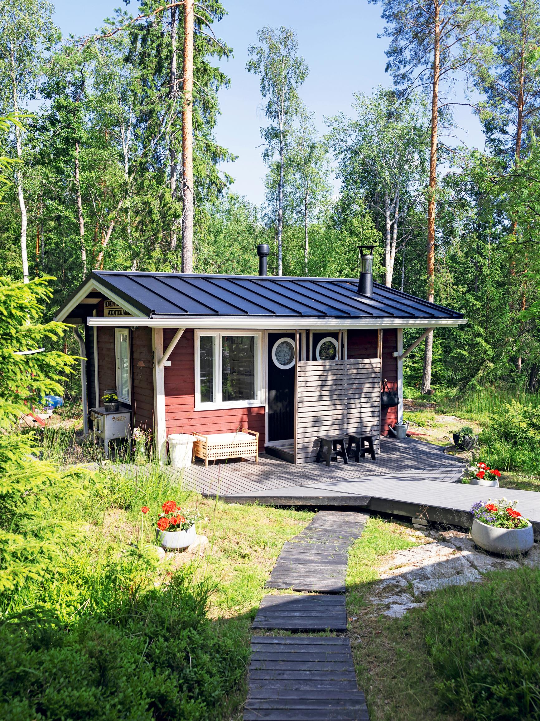 A dilapidated shed was turned into a sauna and guest house—here’s how the renovation was done!