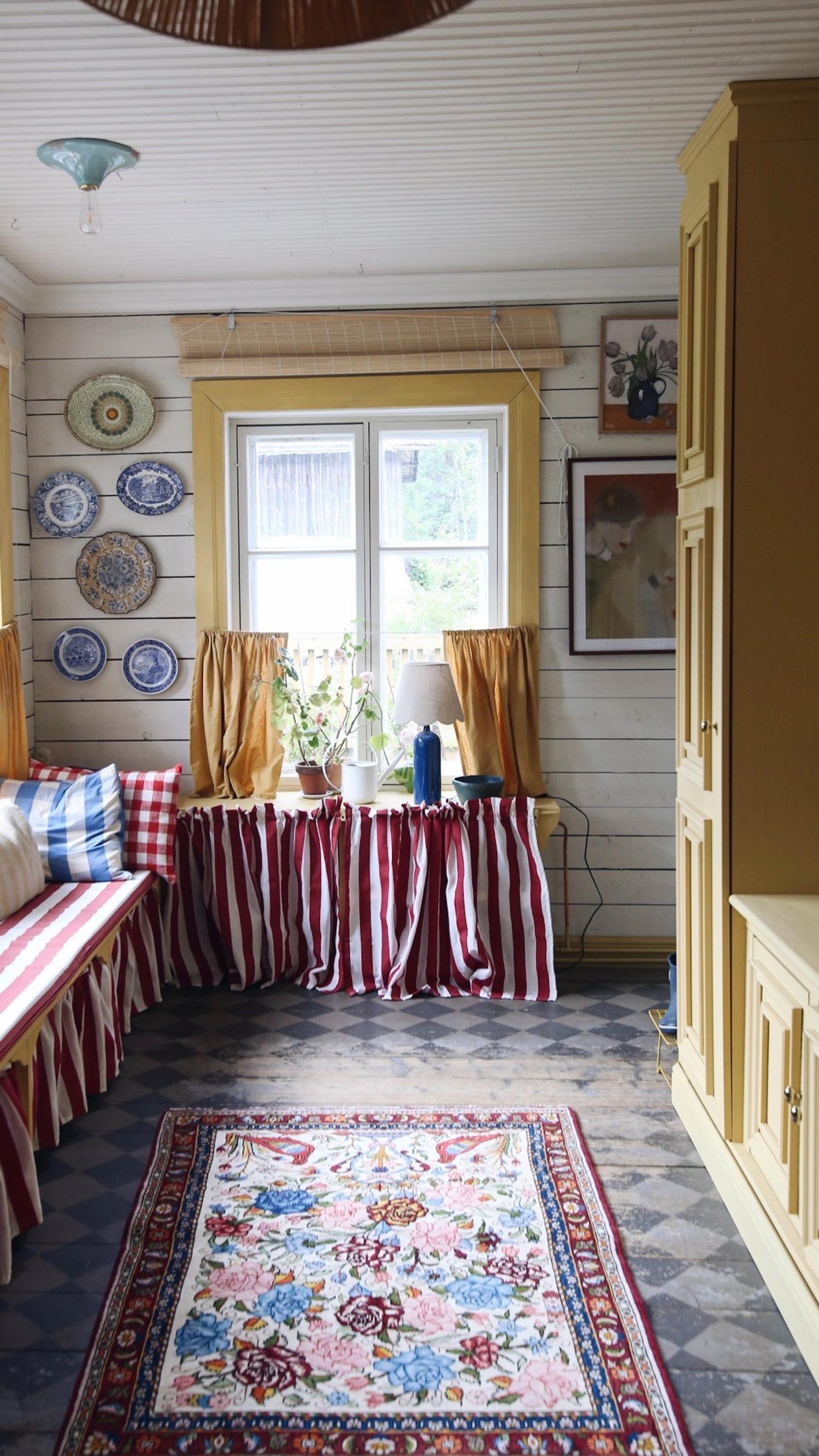 Would you believe it’s new? Hanna and Tomas built a magnificent porch cabinetry that perfectly suits their old house