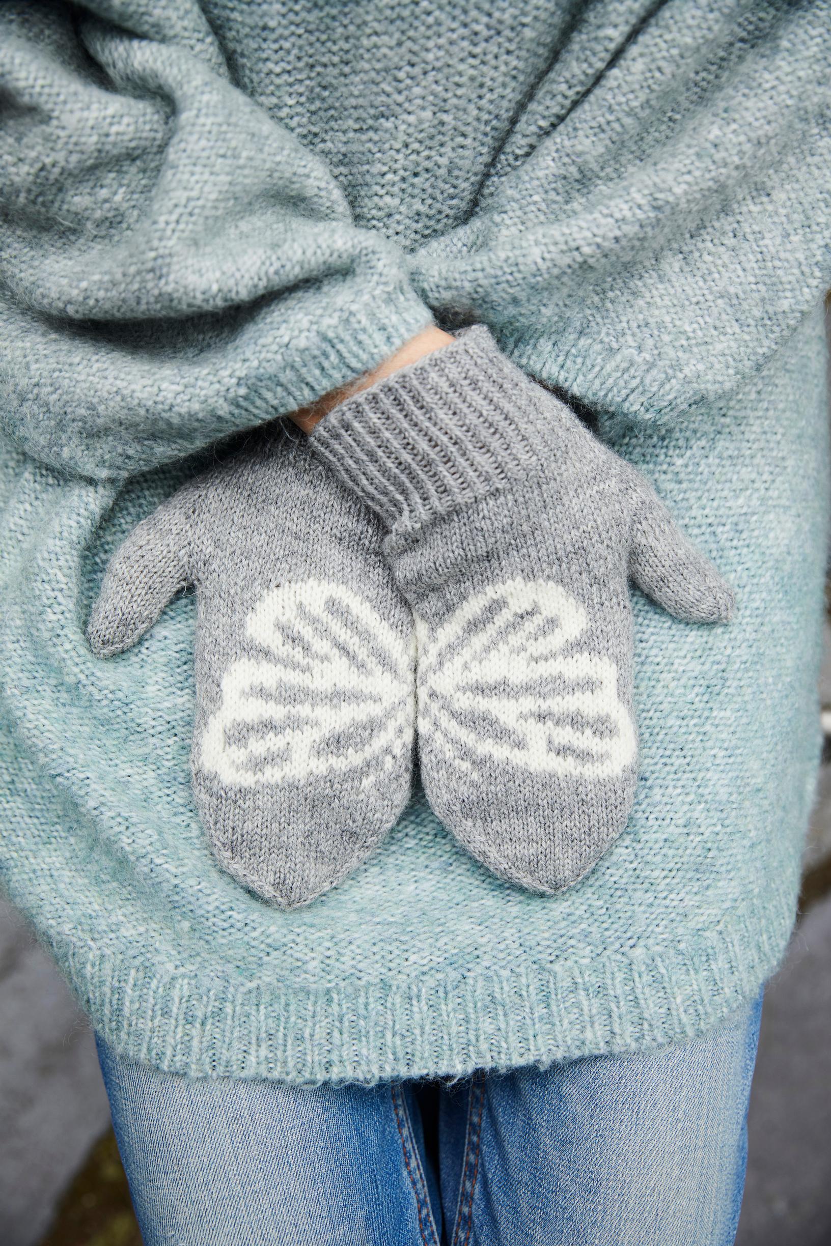 Butterfly mittens
